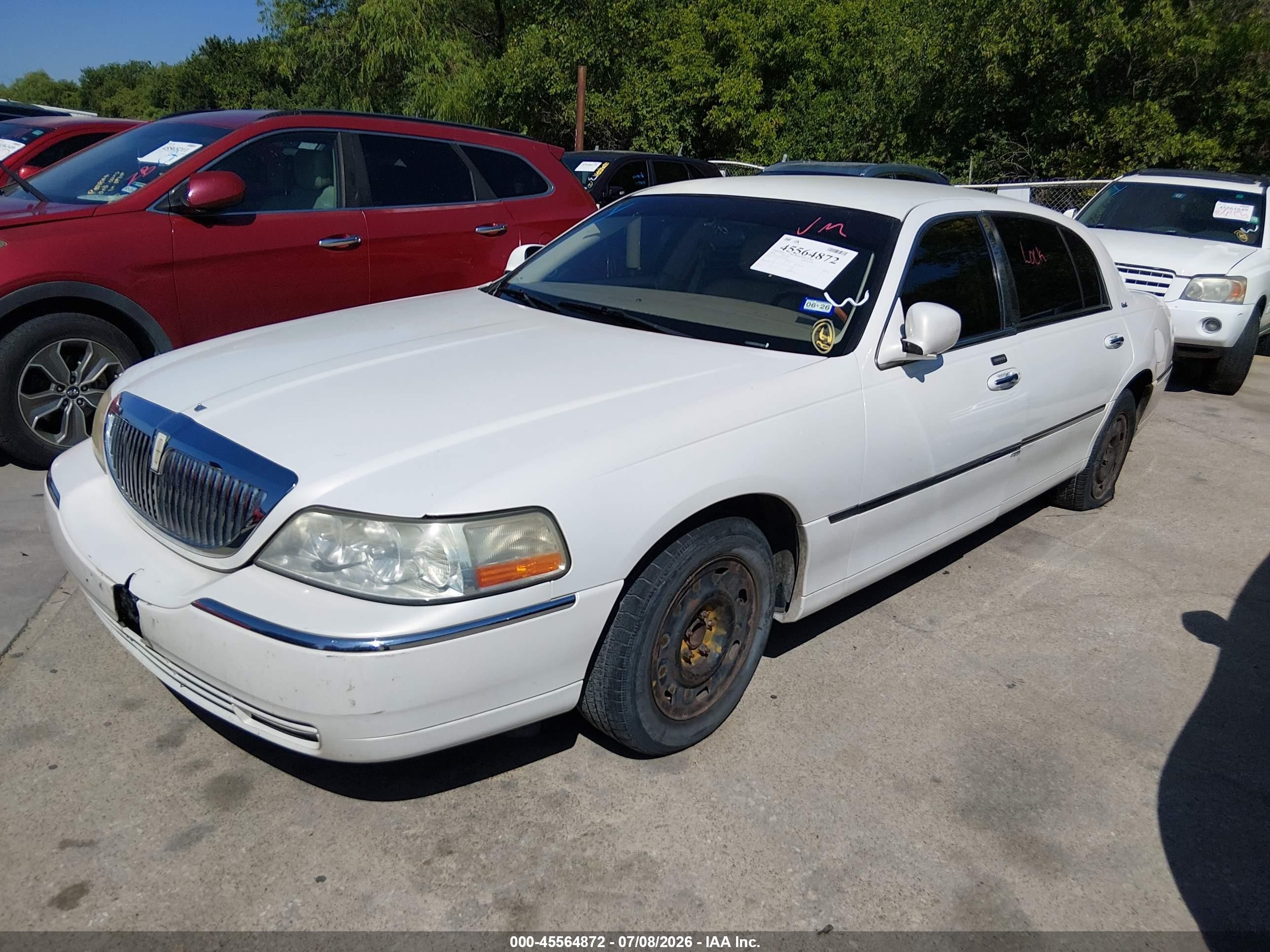 2003 Lincoln Town Car Cartier L White vin: 1LNHM85W83Y632054