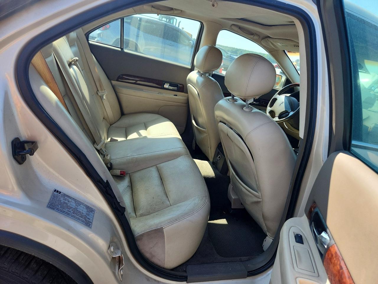 2002 Lincoln Ls Кремовый vin: 1LNHM86S62Y706159