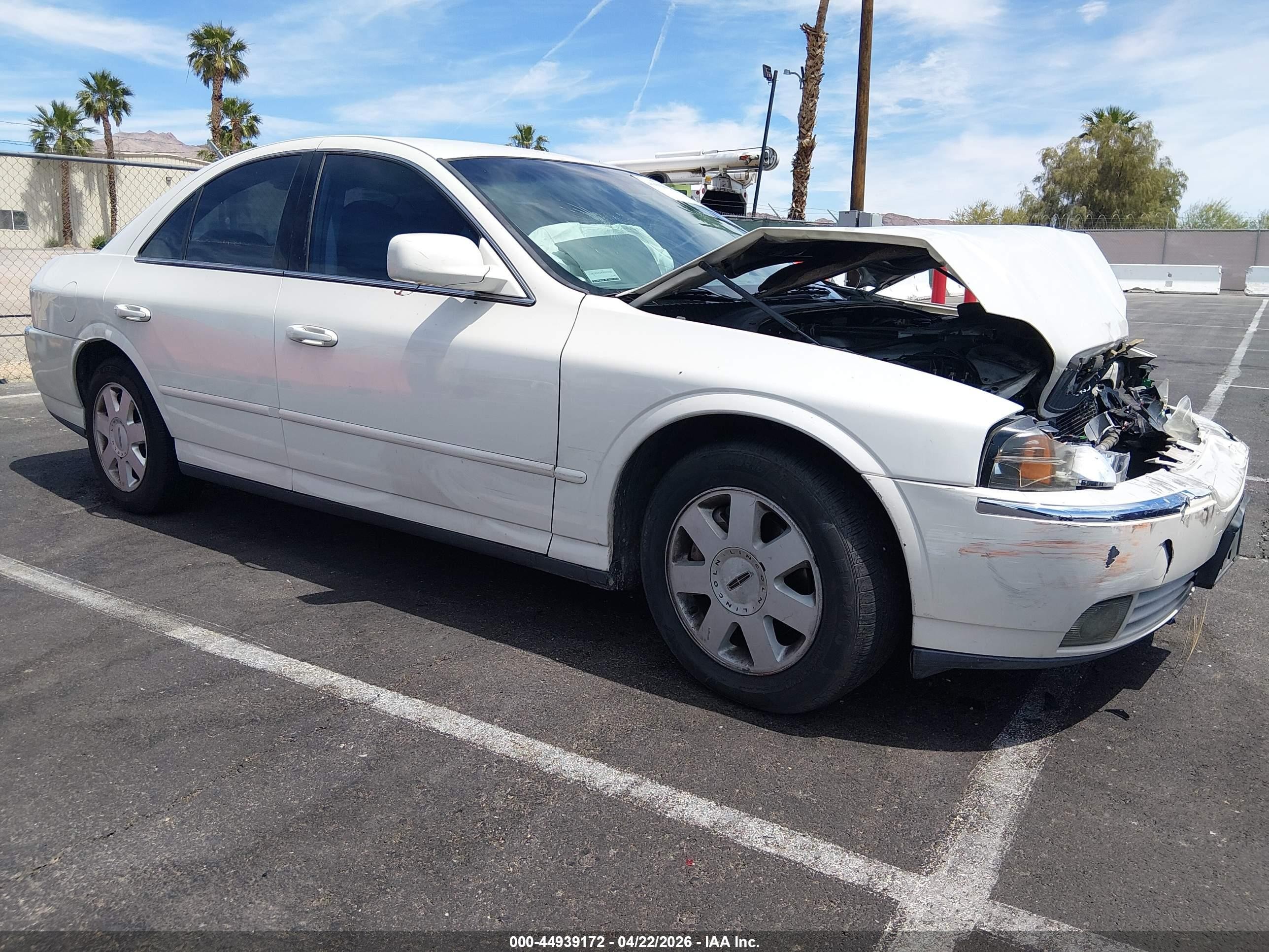 1LNHM86SX4Y650360