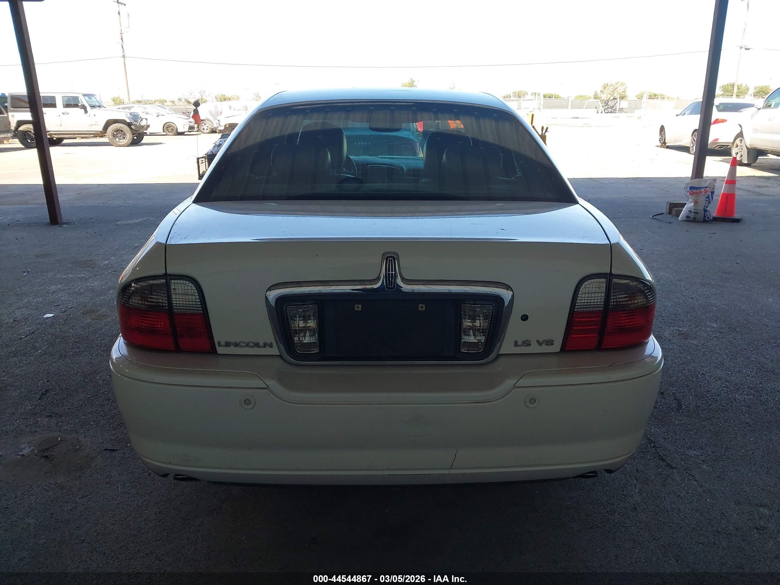2003 Lincoln Ls V8 Белый vin: 1LNHM87A03Y698129