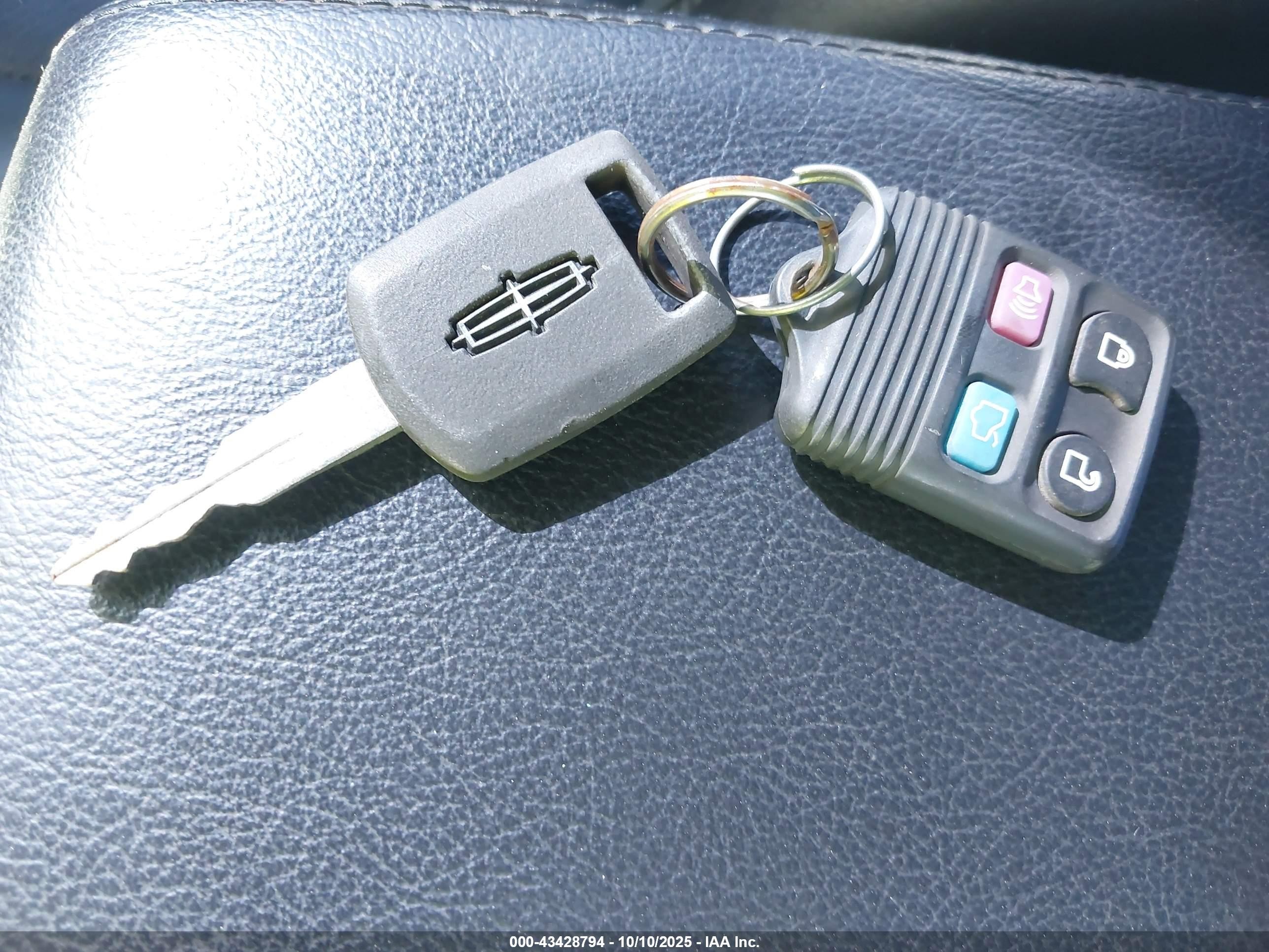 2003 Lincoln Ls V8 Черный vin: 1LNHM87A33Y680837