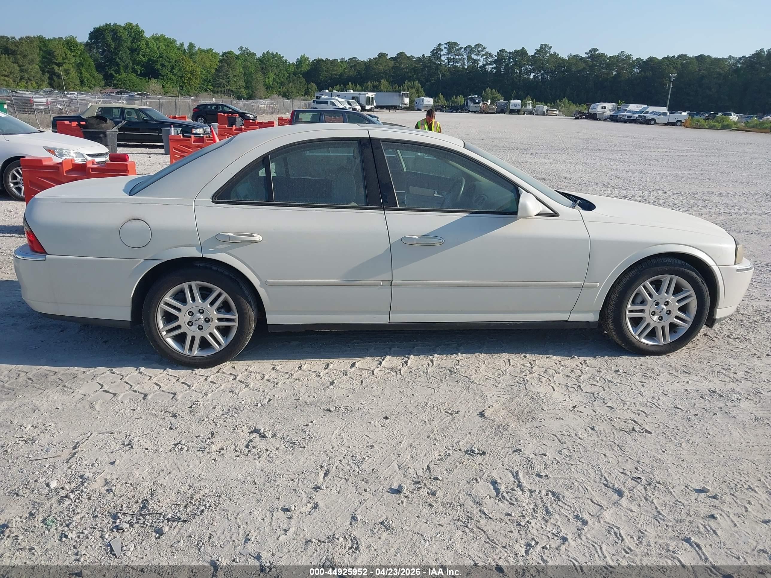 2004 Lincoln Ls V8 Белый vin: 1LNHM87A34Y623426