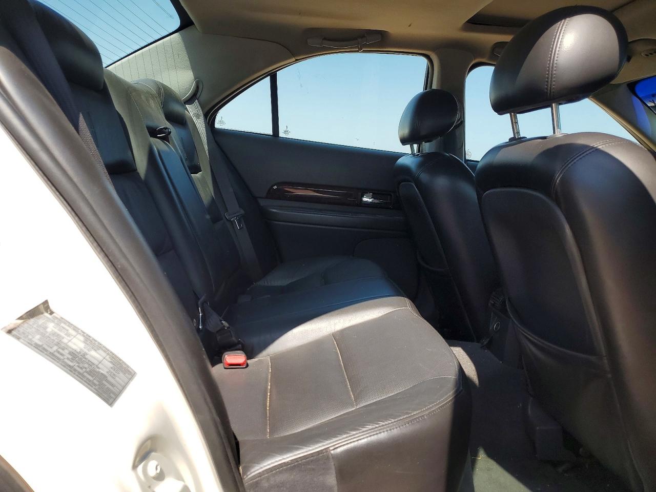 2001 Lincoln Ls White vin: 1LNHM87A71Y722004