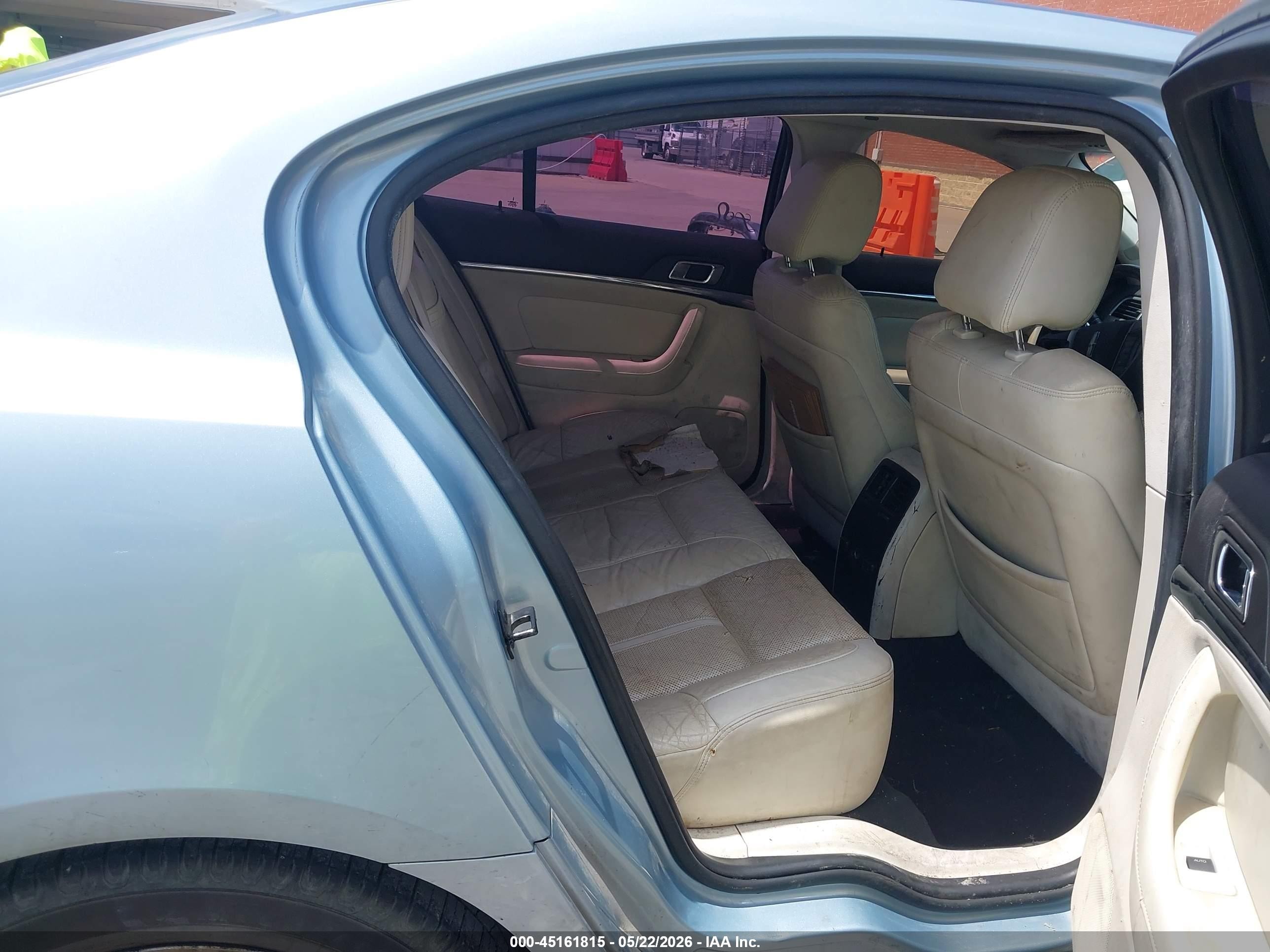 2009 Lincoln Mks   Blue vin: 1LNHM93R09G603195