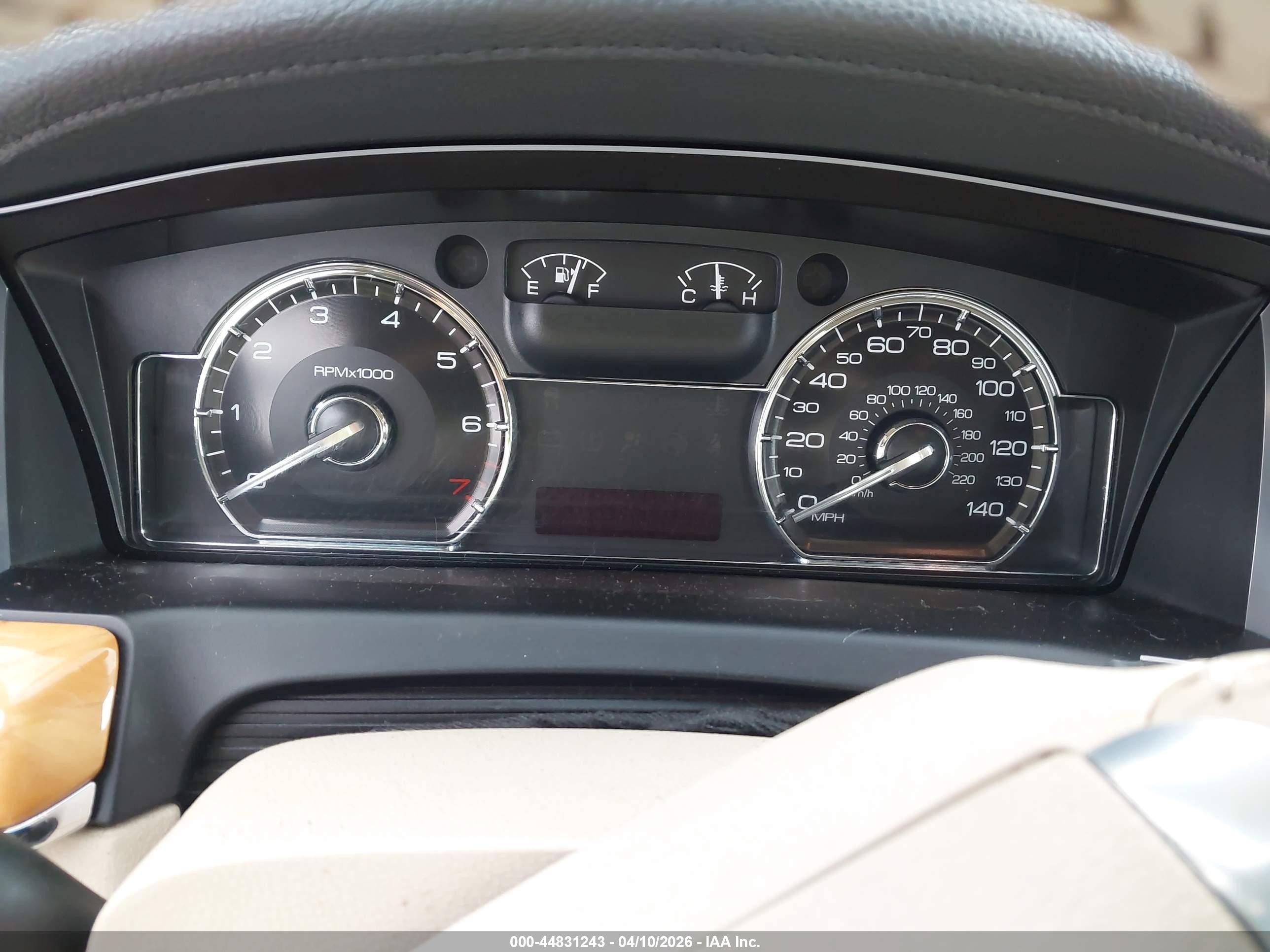 2009 Lincoln Mks   Cream vin: 1LNHM93R09G633930