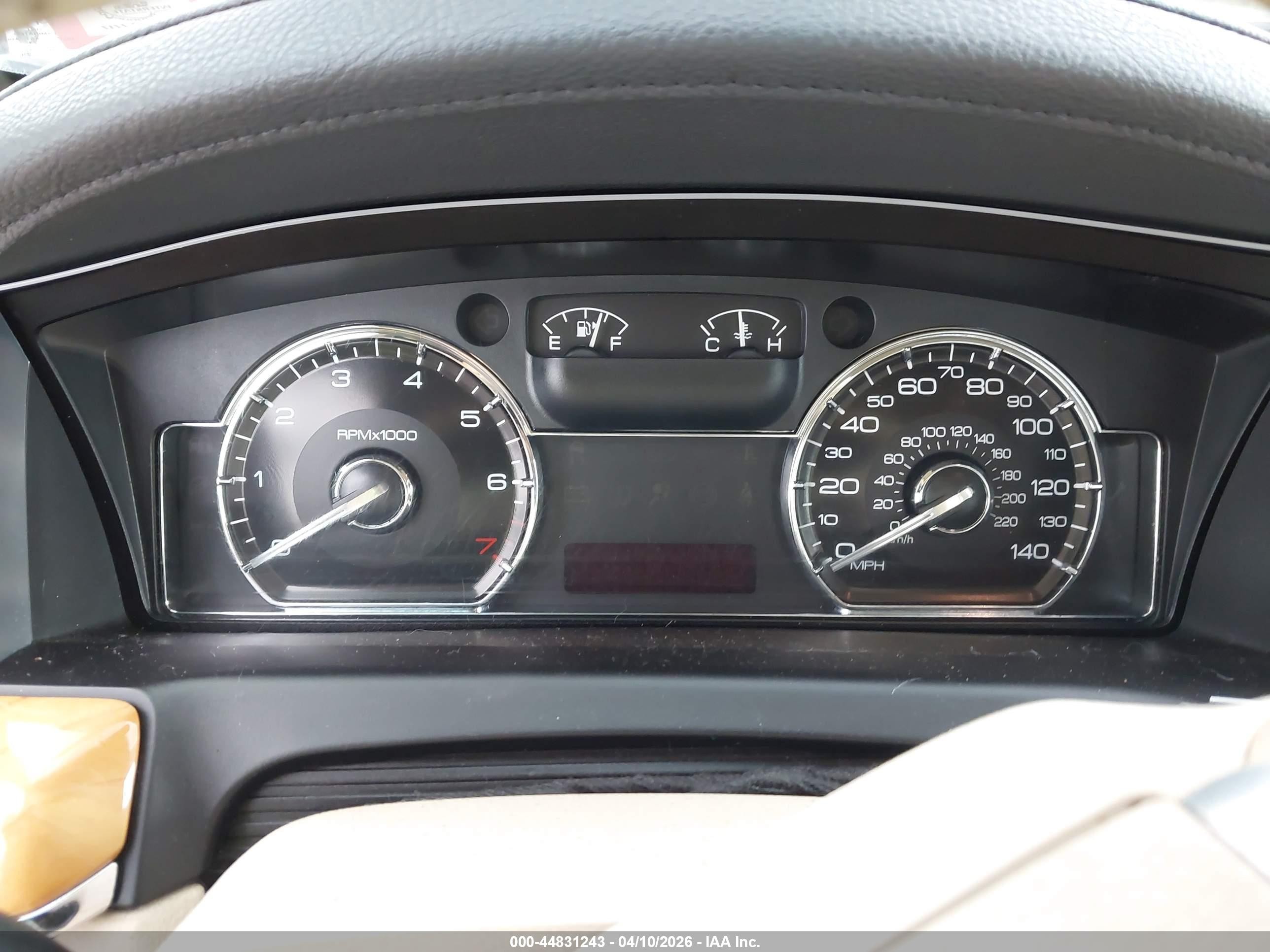 2009 Lincoln Mks   Cream vin: 1LNHM93R09G633930