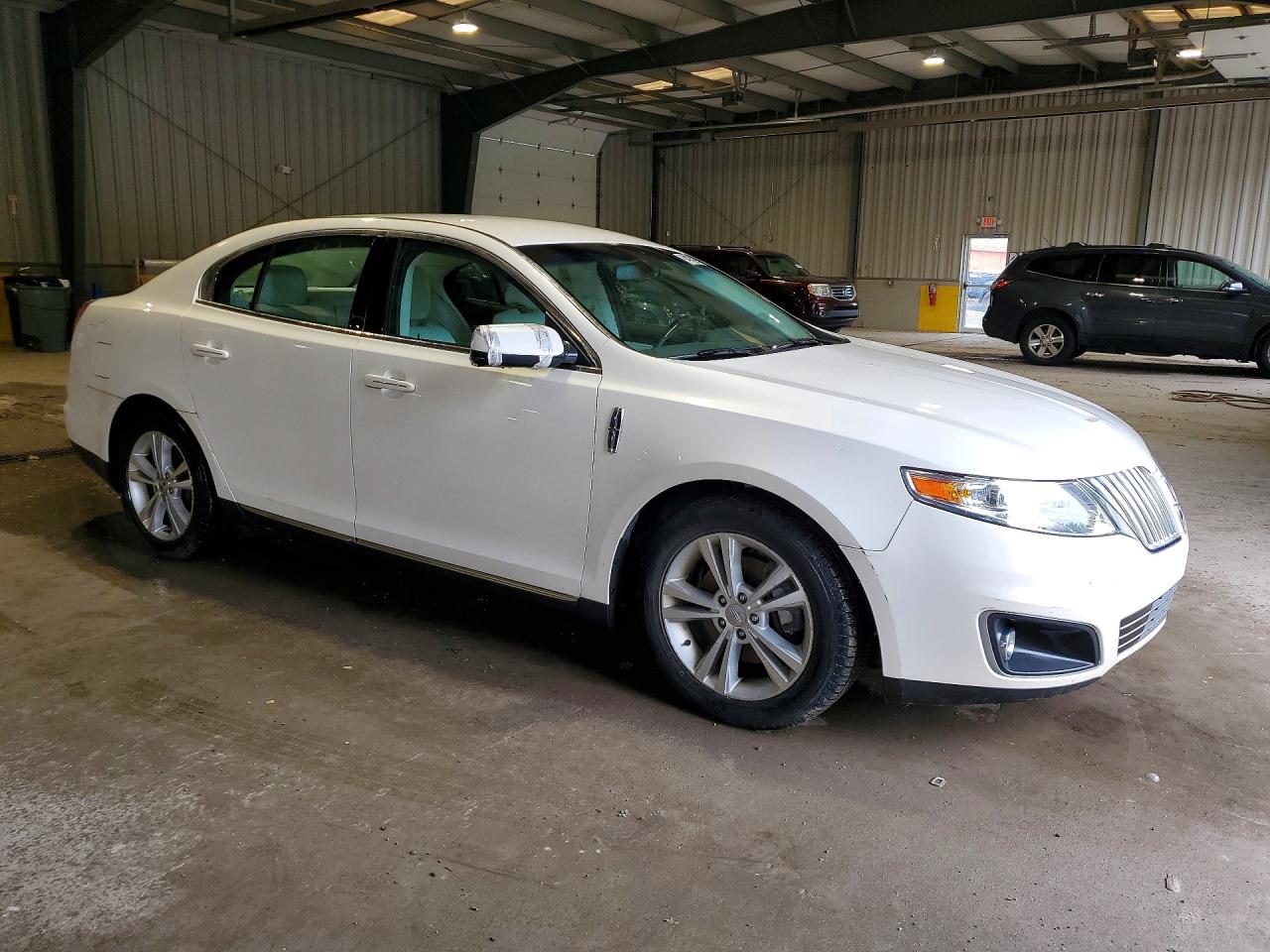 2009 Lincoln Mks White vin: 1LNHM93R19G609507