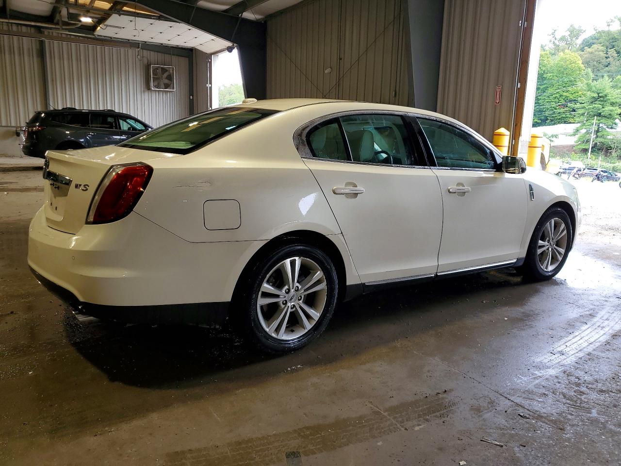 2009 Lincoln Mks White vin: 1LNHM93R19G609507