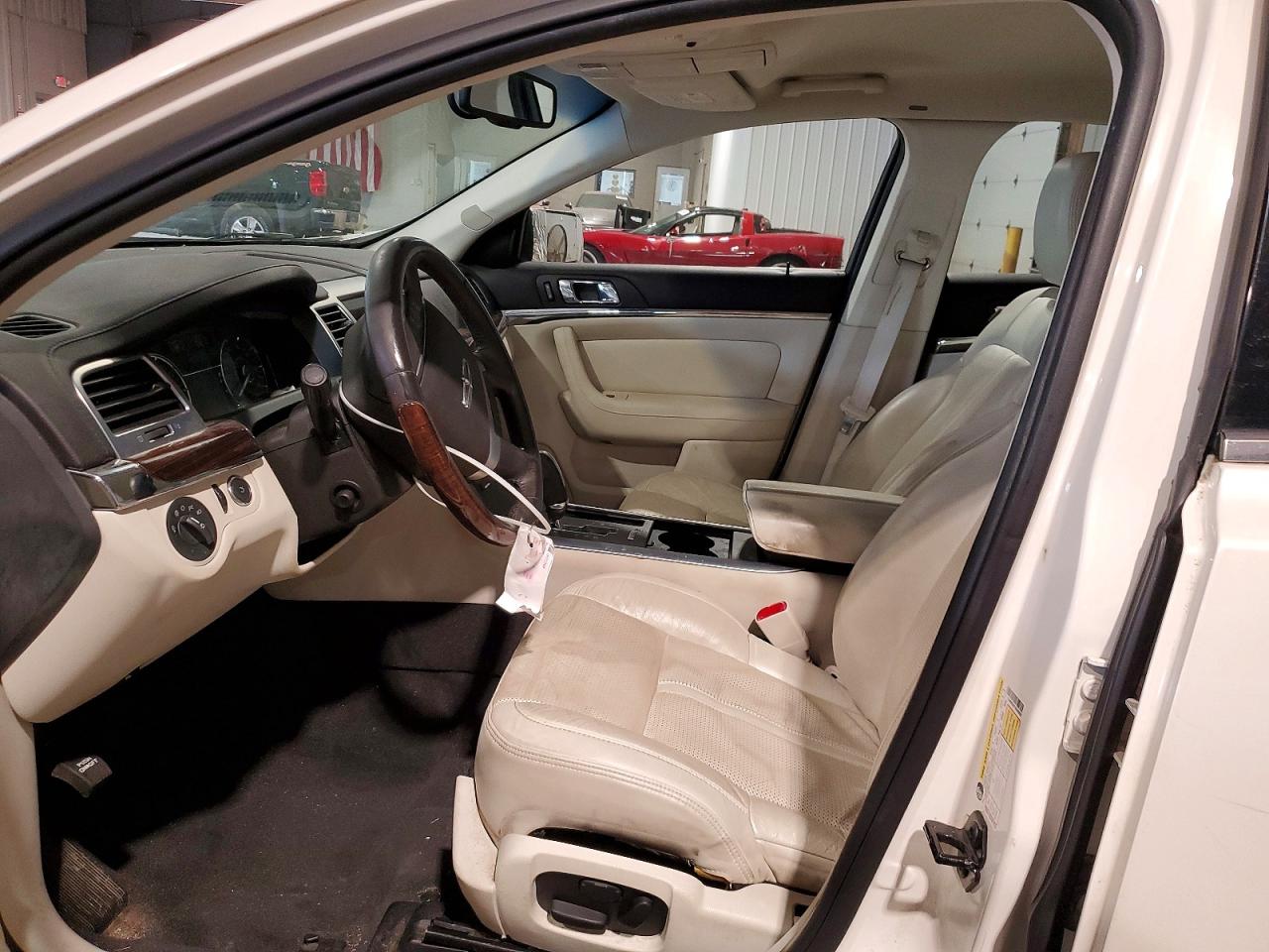 2009 Lincoln Mks White vin: 1LNHM93R19G609507
