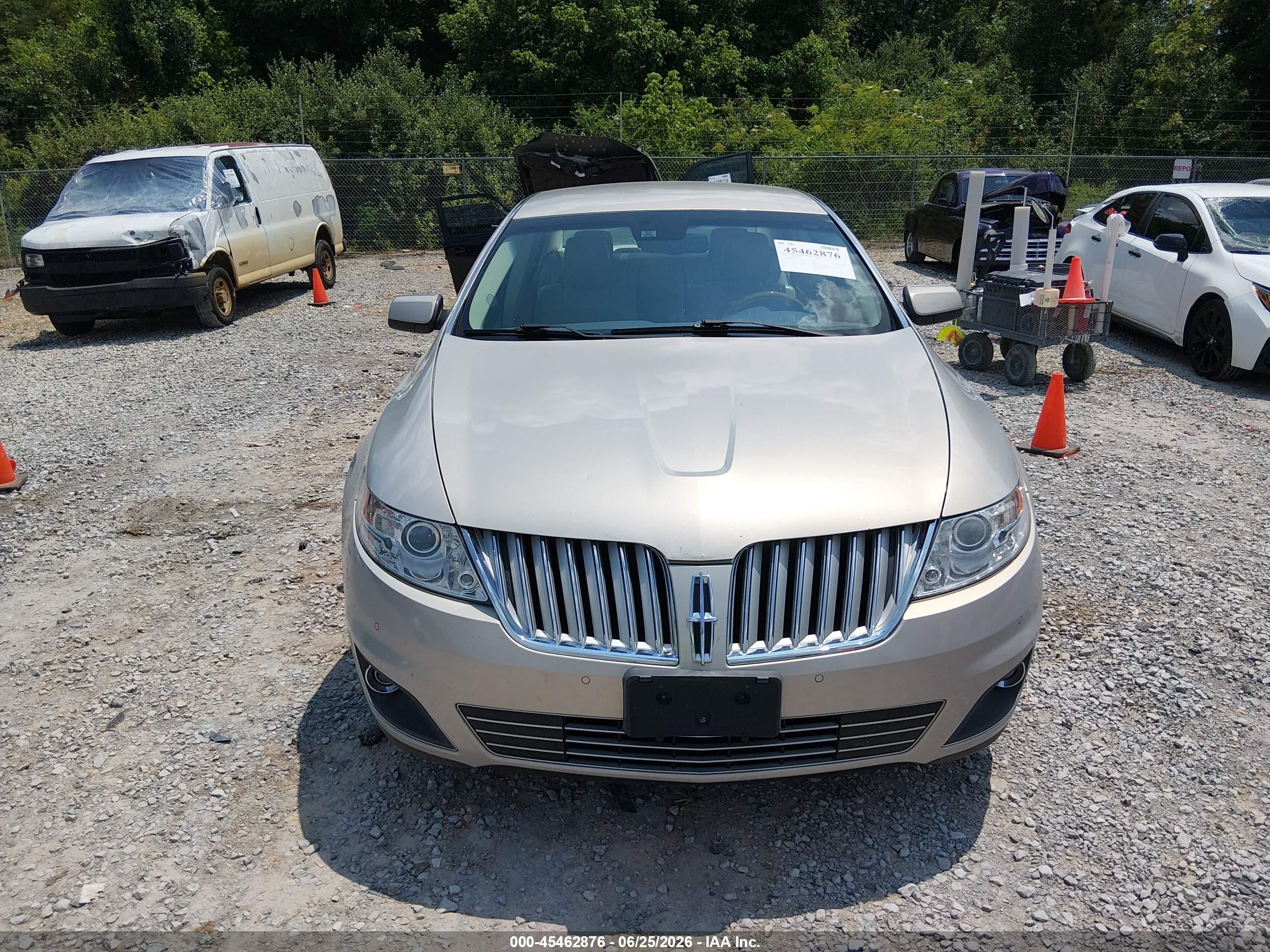 2009 Lincoln Mks   Gold vin: 1LNHM93R19G614836