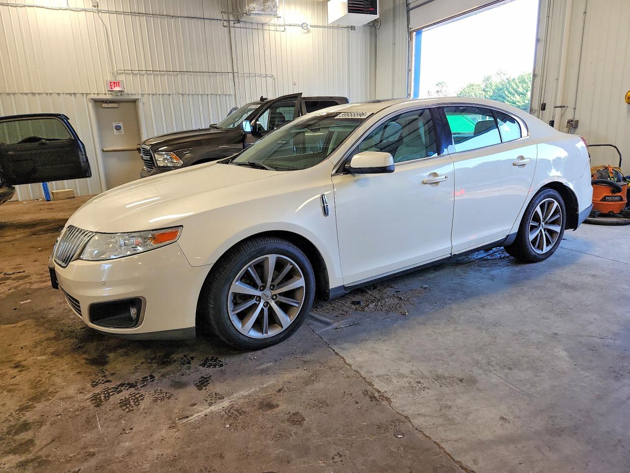 1LNHM93R19G621947