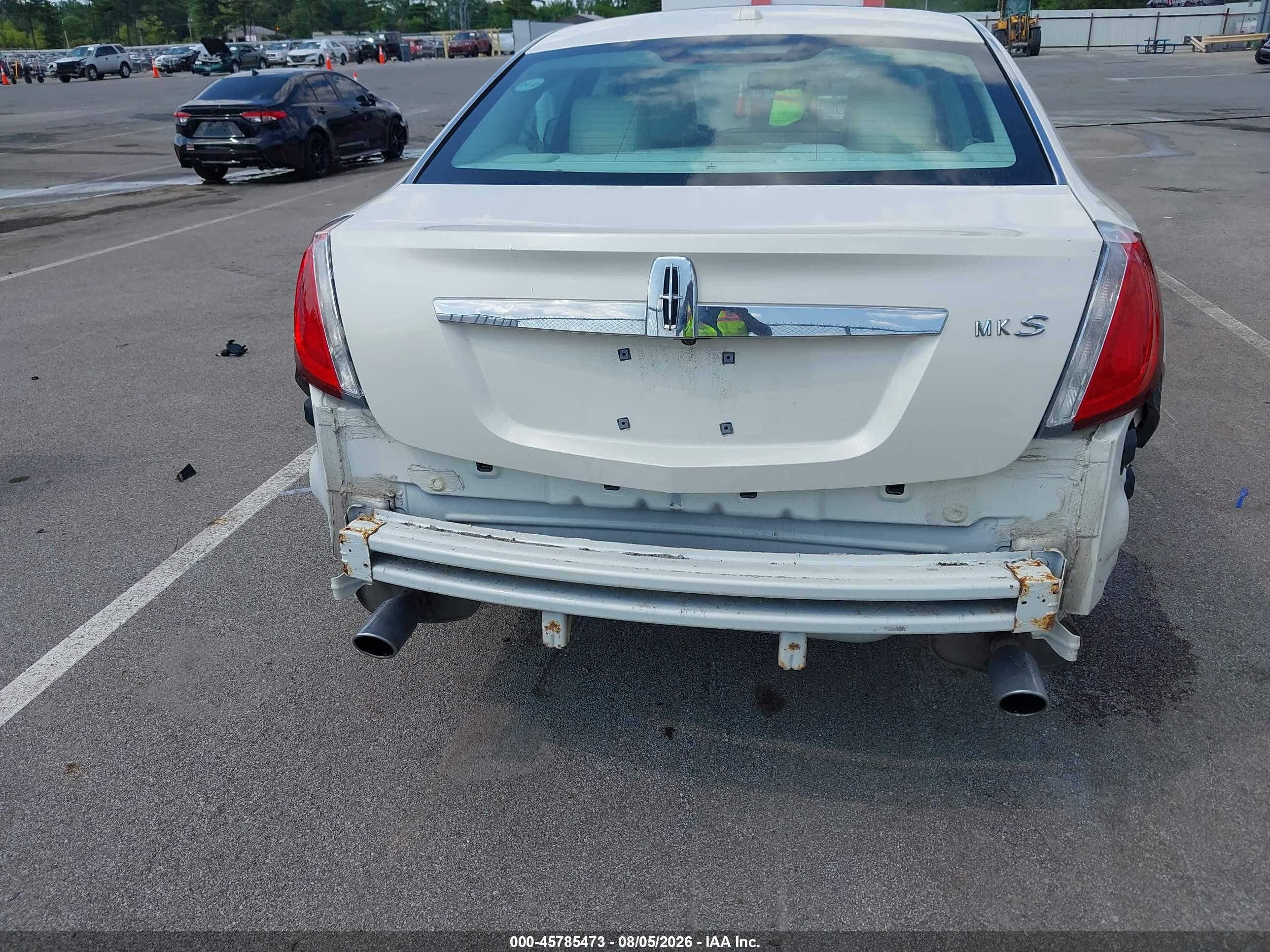 2009 Lincoln Mks   White vin: 1LNHM93R29G620256
