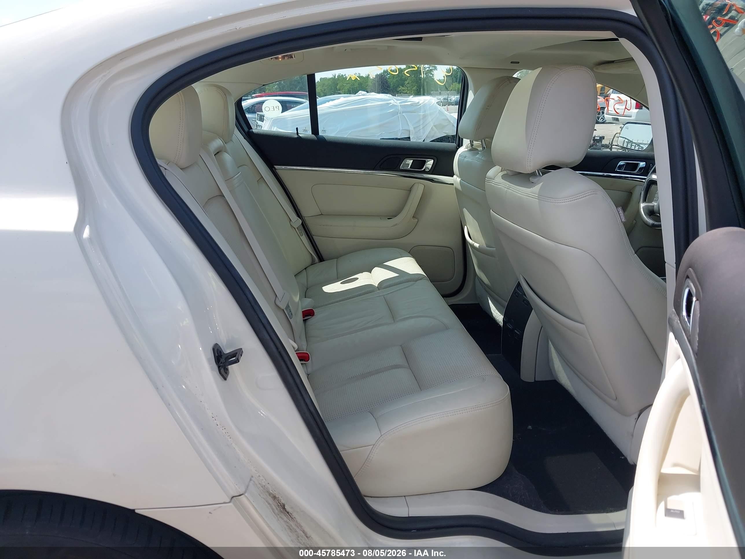 2009 Lincoln Mks   White vin: 1LNHM93R29G620256