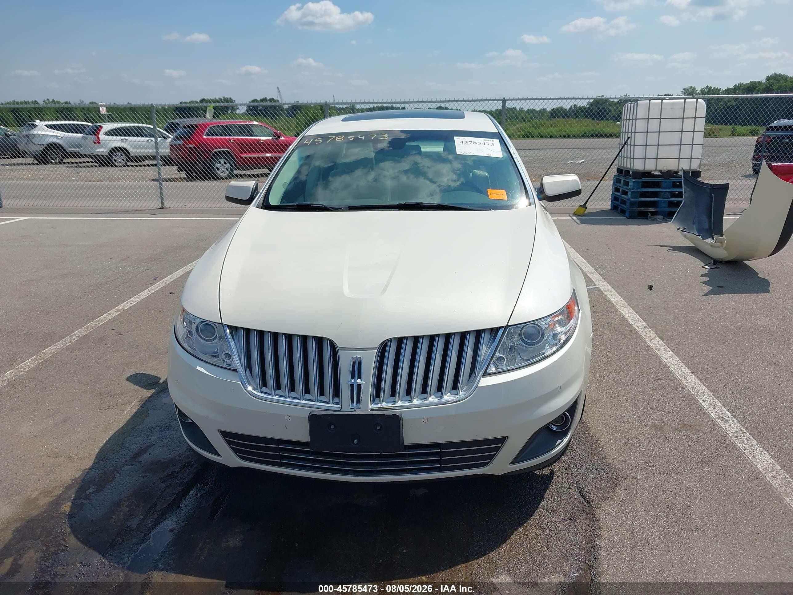 2009 Lincoln Mks   White vin: 1LNHM93R29G620256