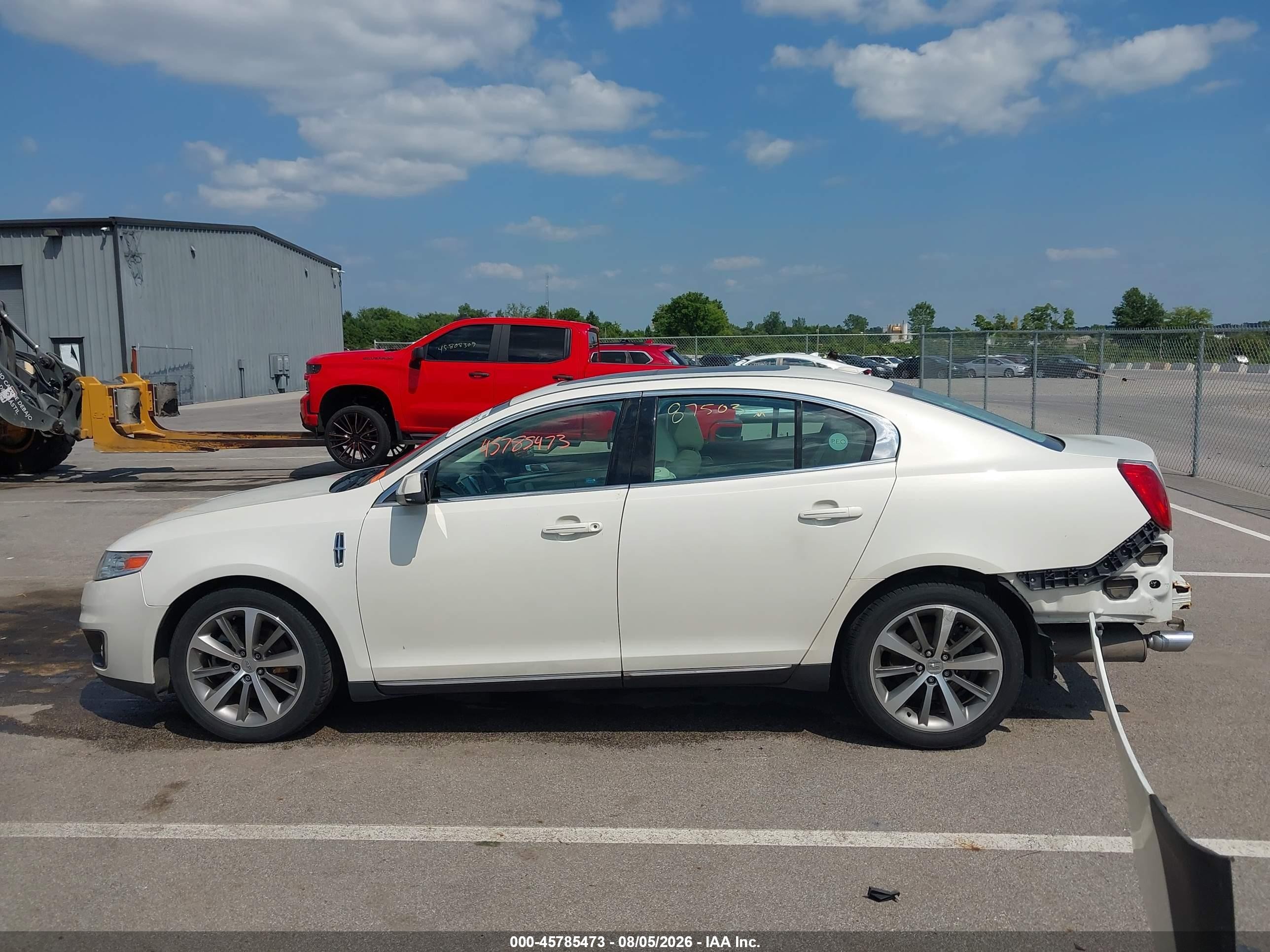 2009 Lincoln Mks   White vin: 1LNHM93R29G620256