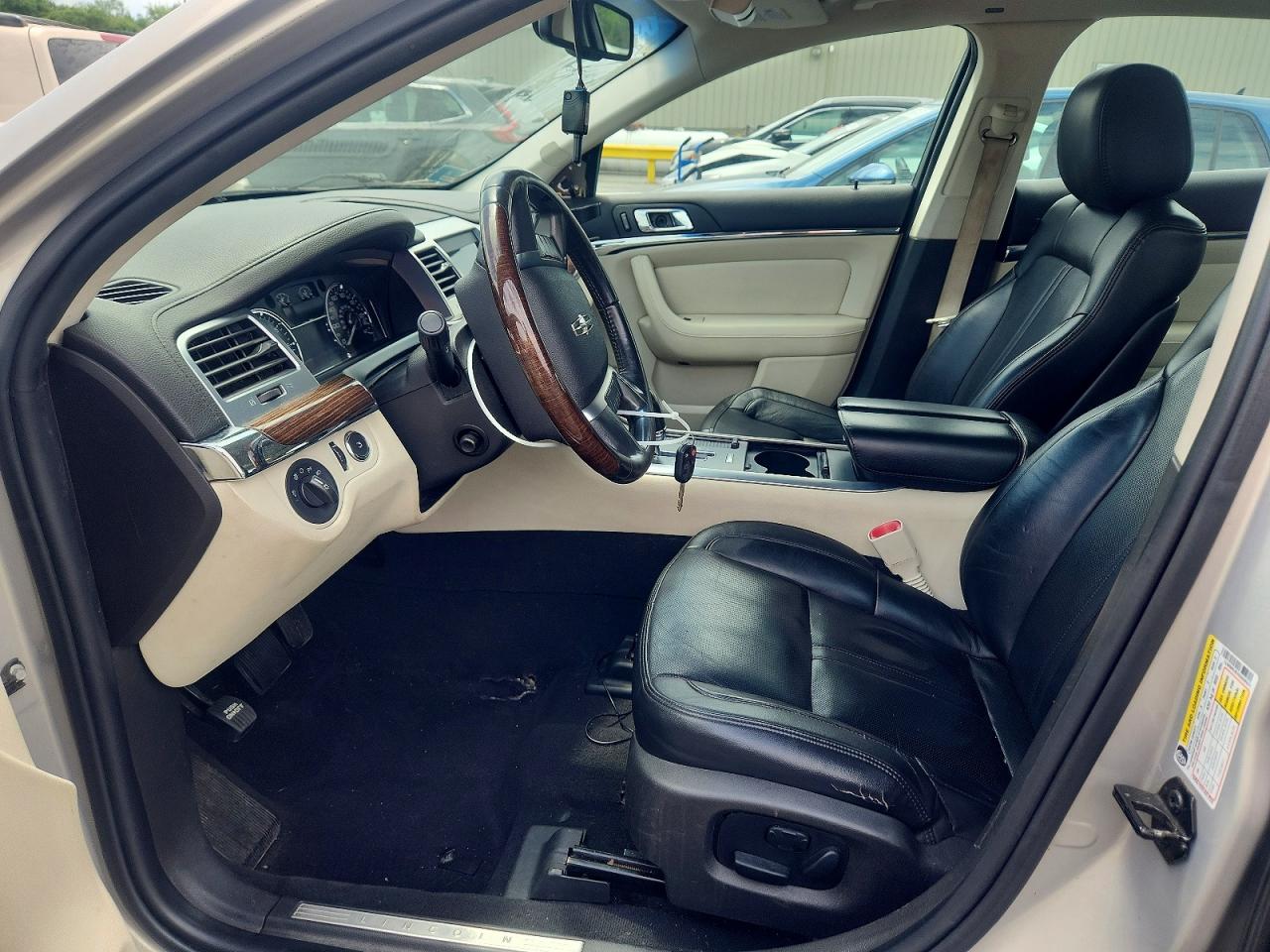 2009 Lincoln Mks Silver vin: 1LNHM93R39G609024