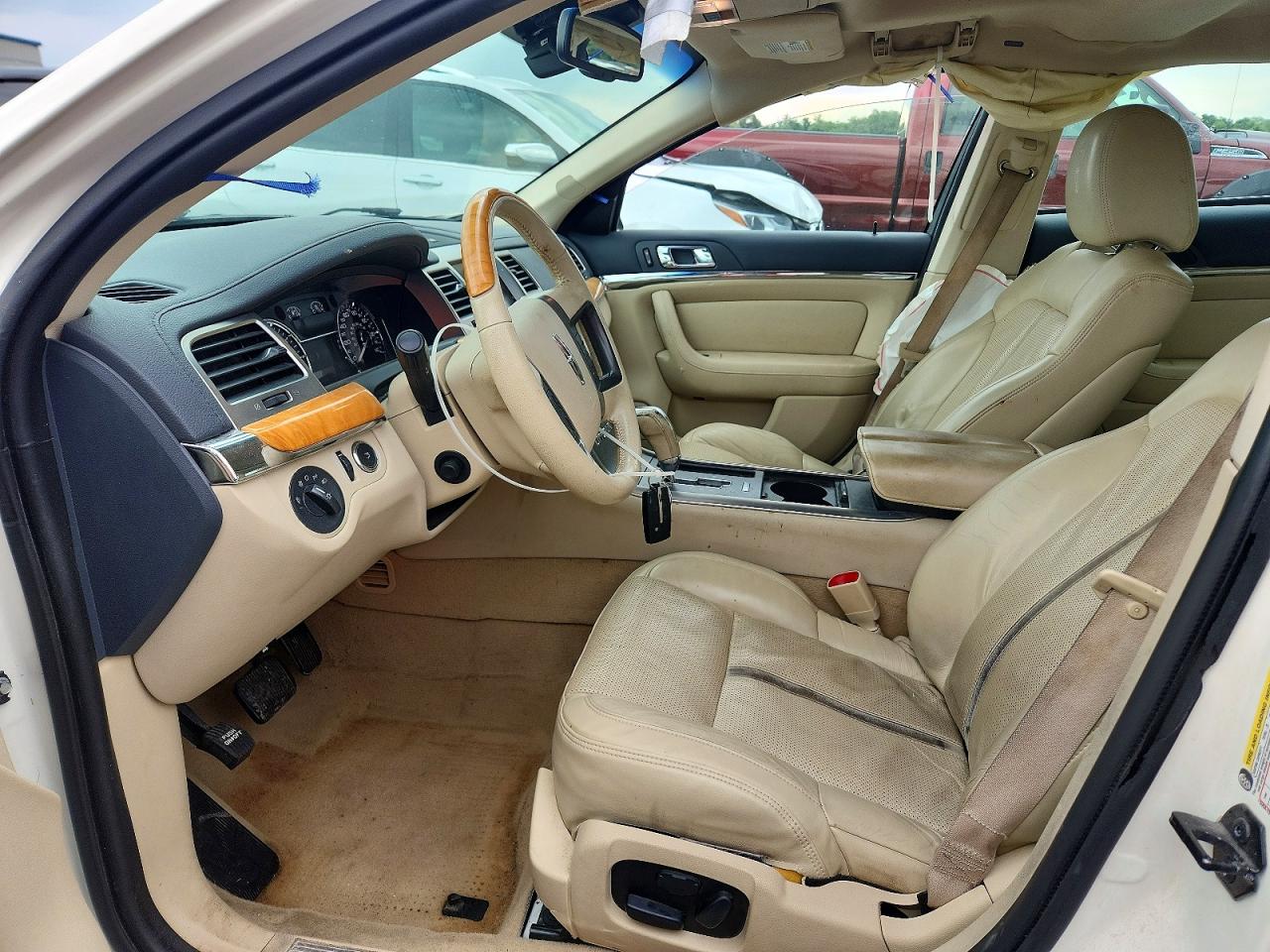 2009 Lincoln Mks White vin: 1LNHM93R39G627149