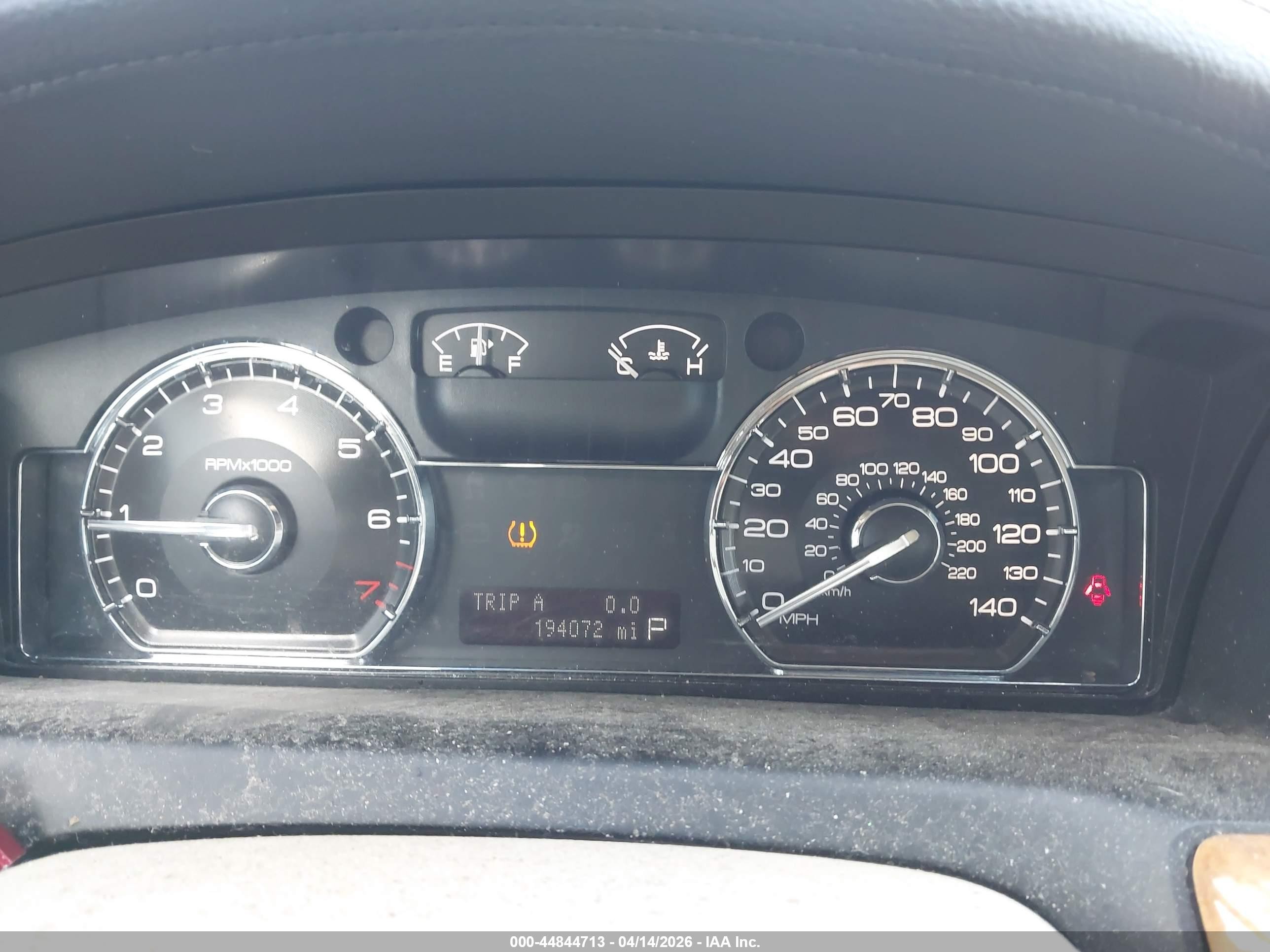 2009 Lincoln Mks   Cream vin: 1LNHM93R49G602146