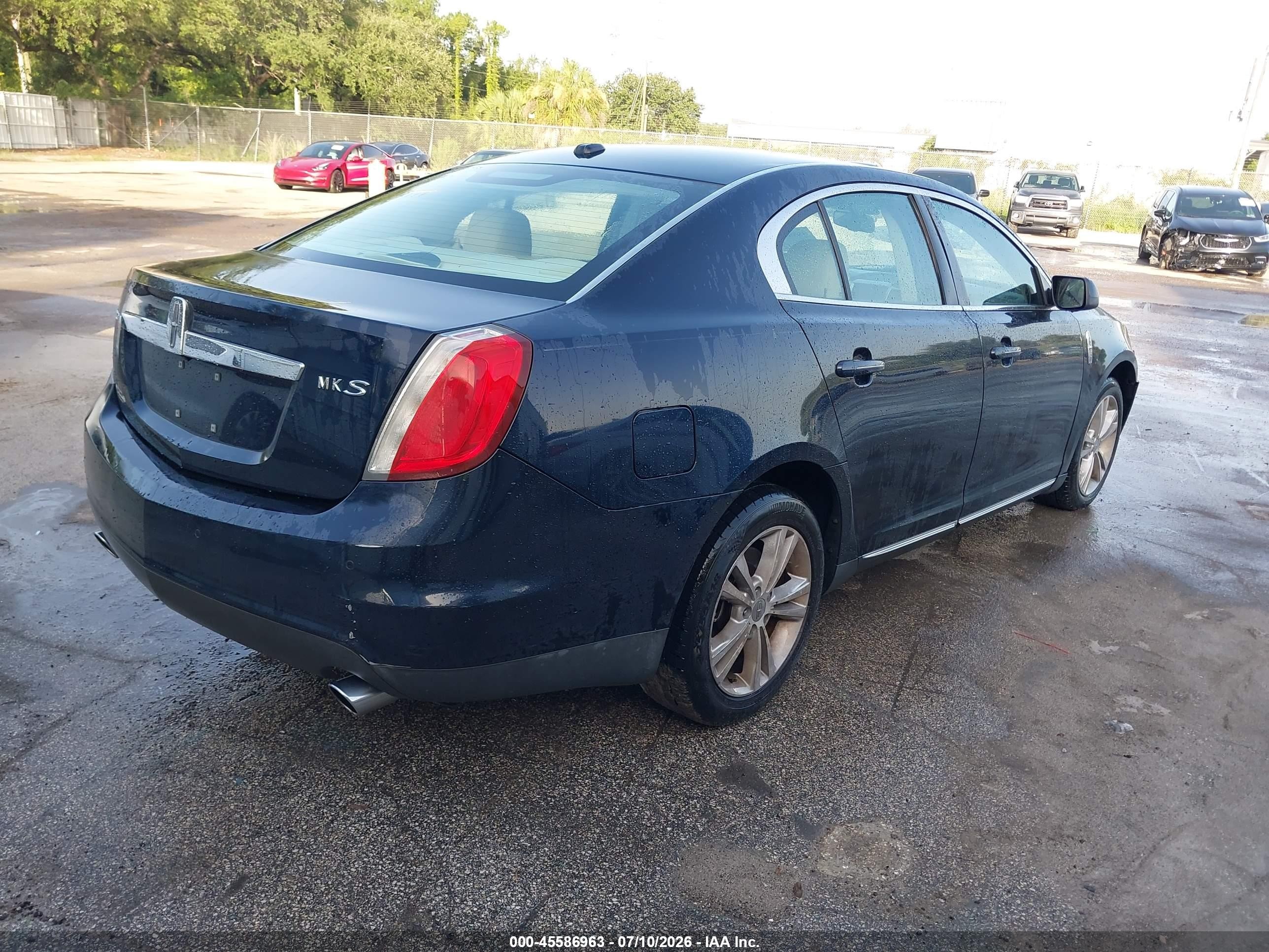 2009 Lincoln Mks   Dark Blue vin: 1LNHM93R49G626415