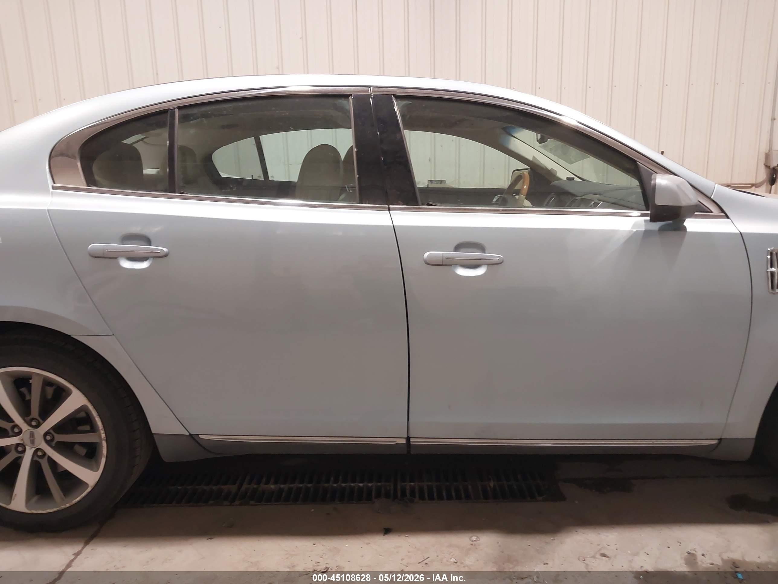 2009 Lincoln Mks   Blue vin: 1LNHM93R59G614077