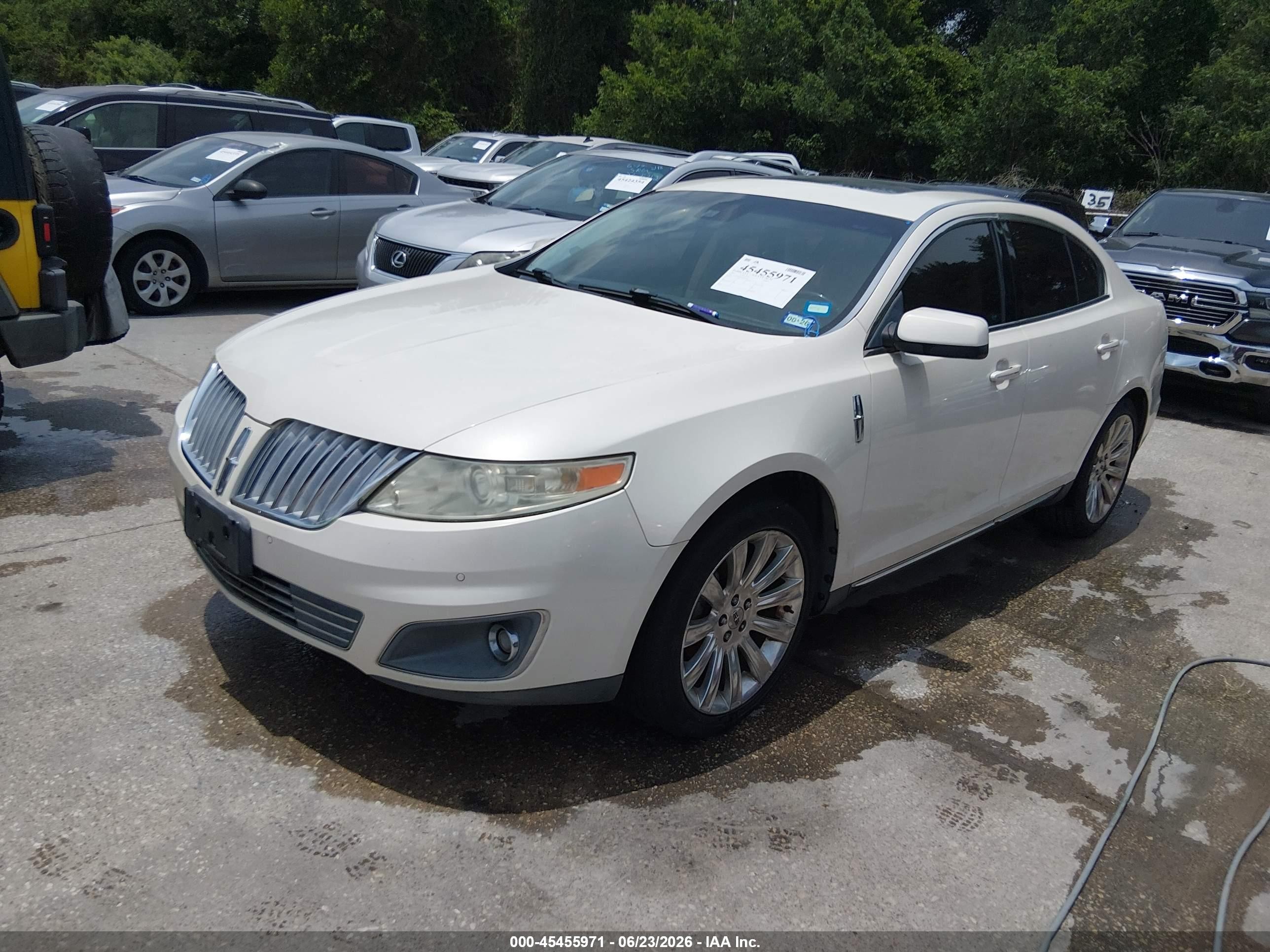 2009 Lincoln Mks   White vin: 1LNHM93R59G625340