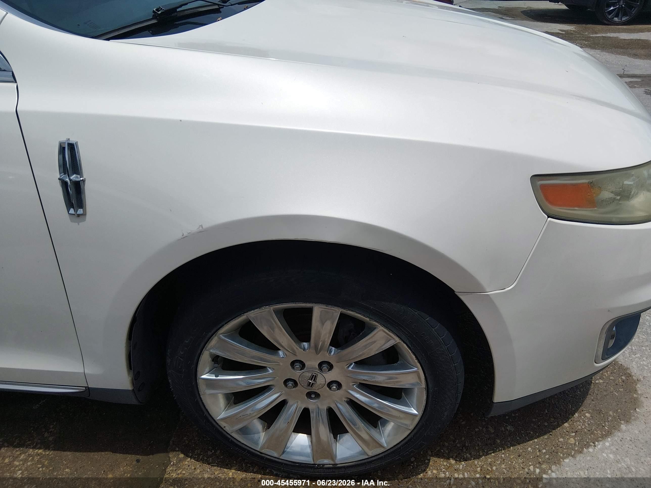 2009 Lincoln Mks   White vin: 1LNHM93R59G625340