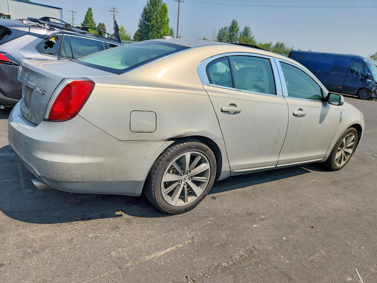 2009 Lincoln Mks Silver vin: 1LNHM93R69G606540