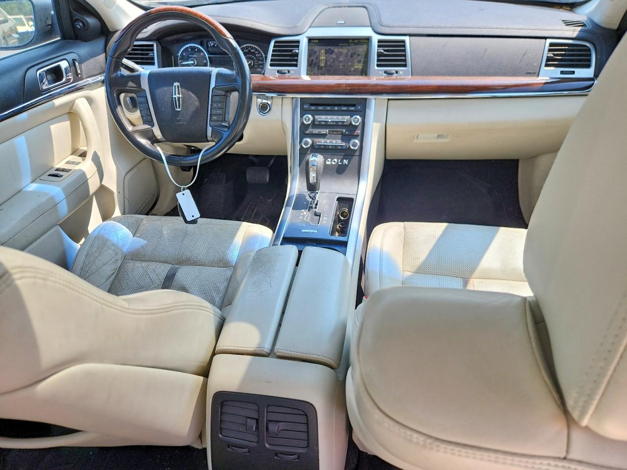 2009 Lincoln Mks Silver vin: 1LNHM93R69G606540