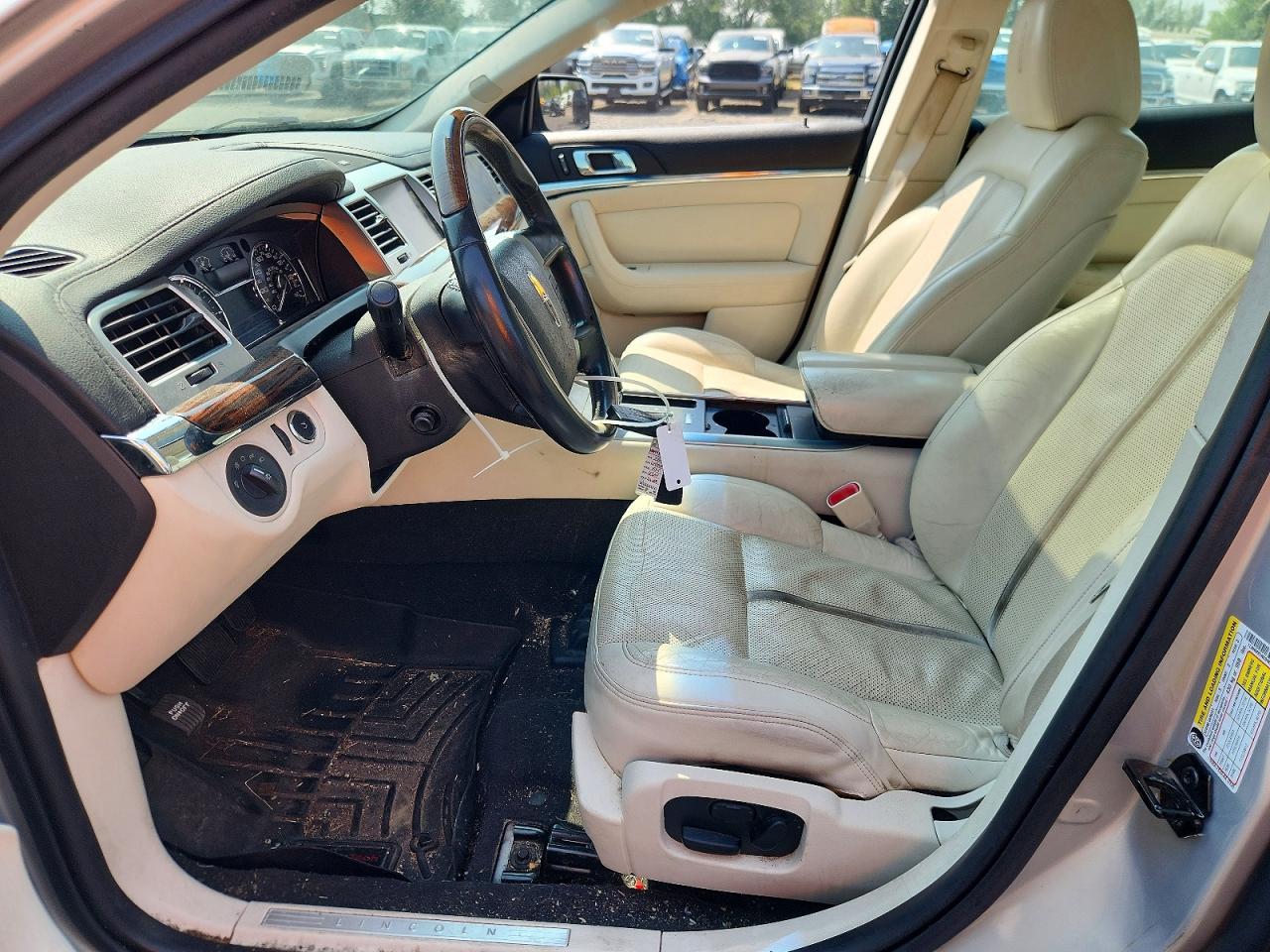 2009 Lincoln Mks Silver vin: 1LNHM93R69G606540