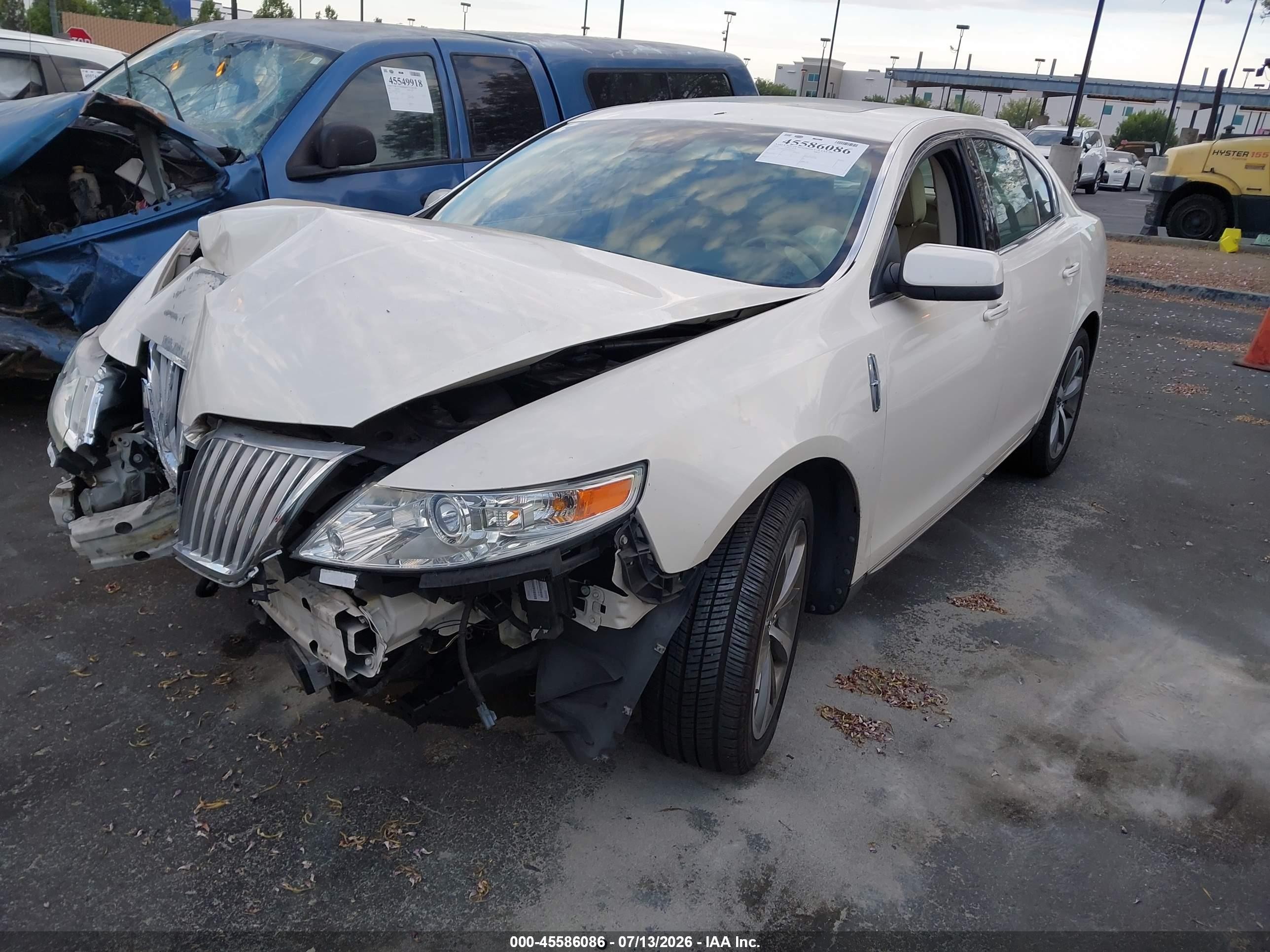 2009 Lincoln Mks   White vin: 1LNHM93R69G608563