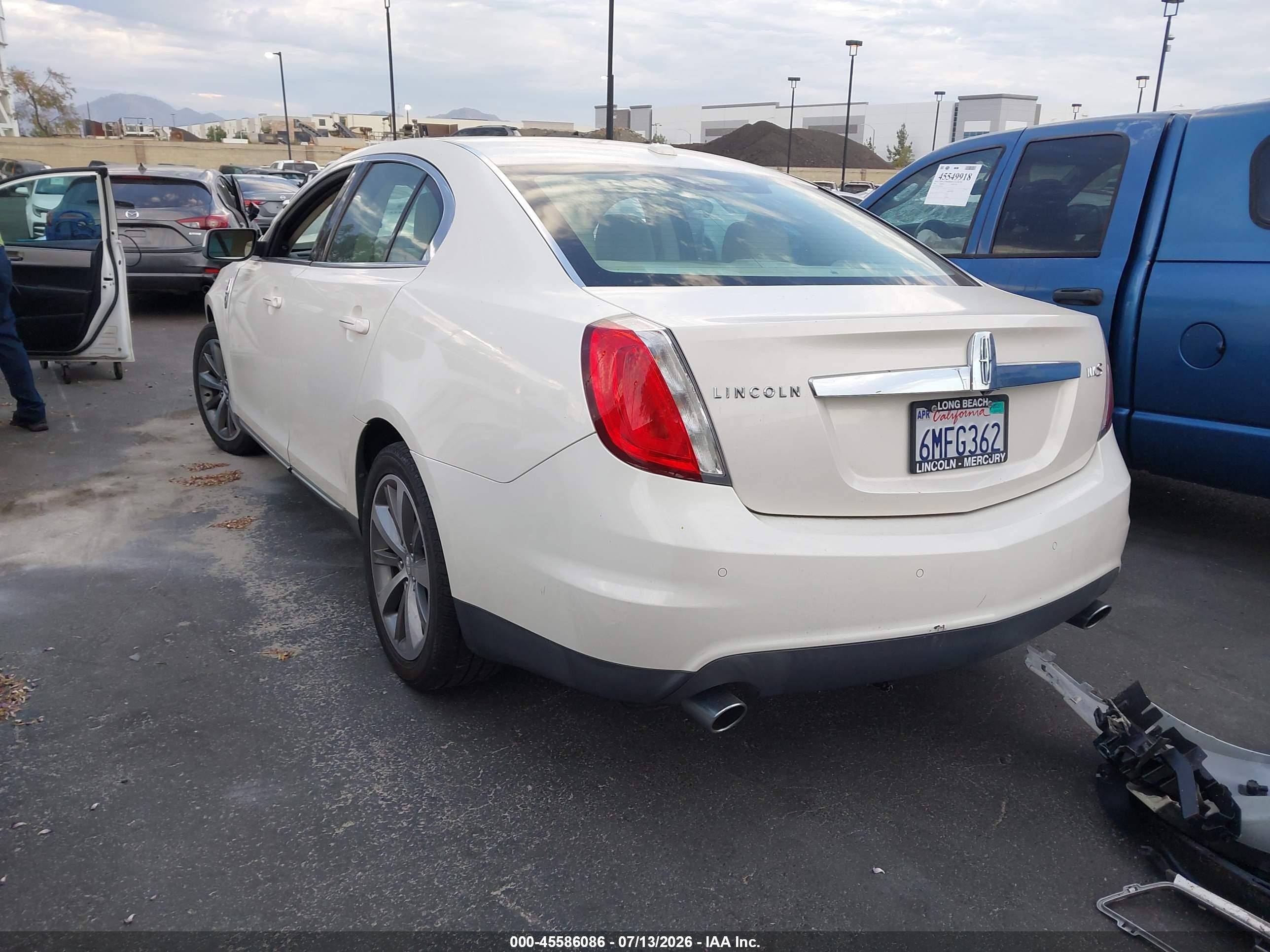 2009 Lincoln Mks   White vin: 1LNHM93R69G608563