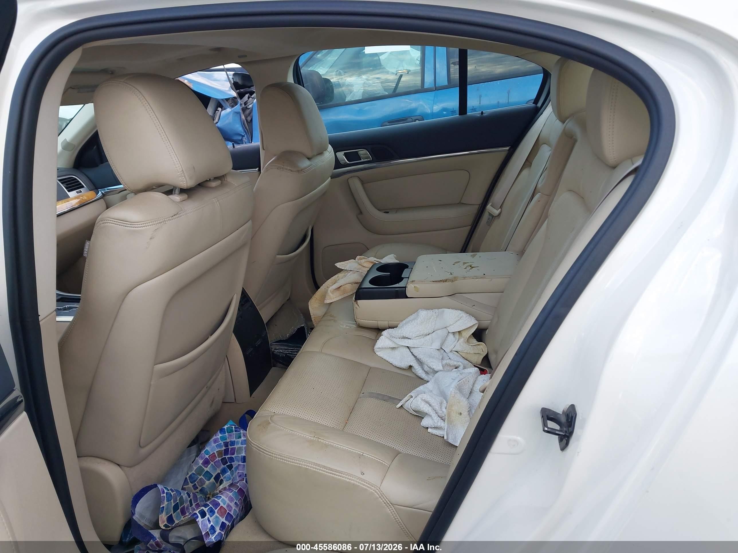 2009 Lincoln Mks   White vin: 1LNHM93R69G608563