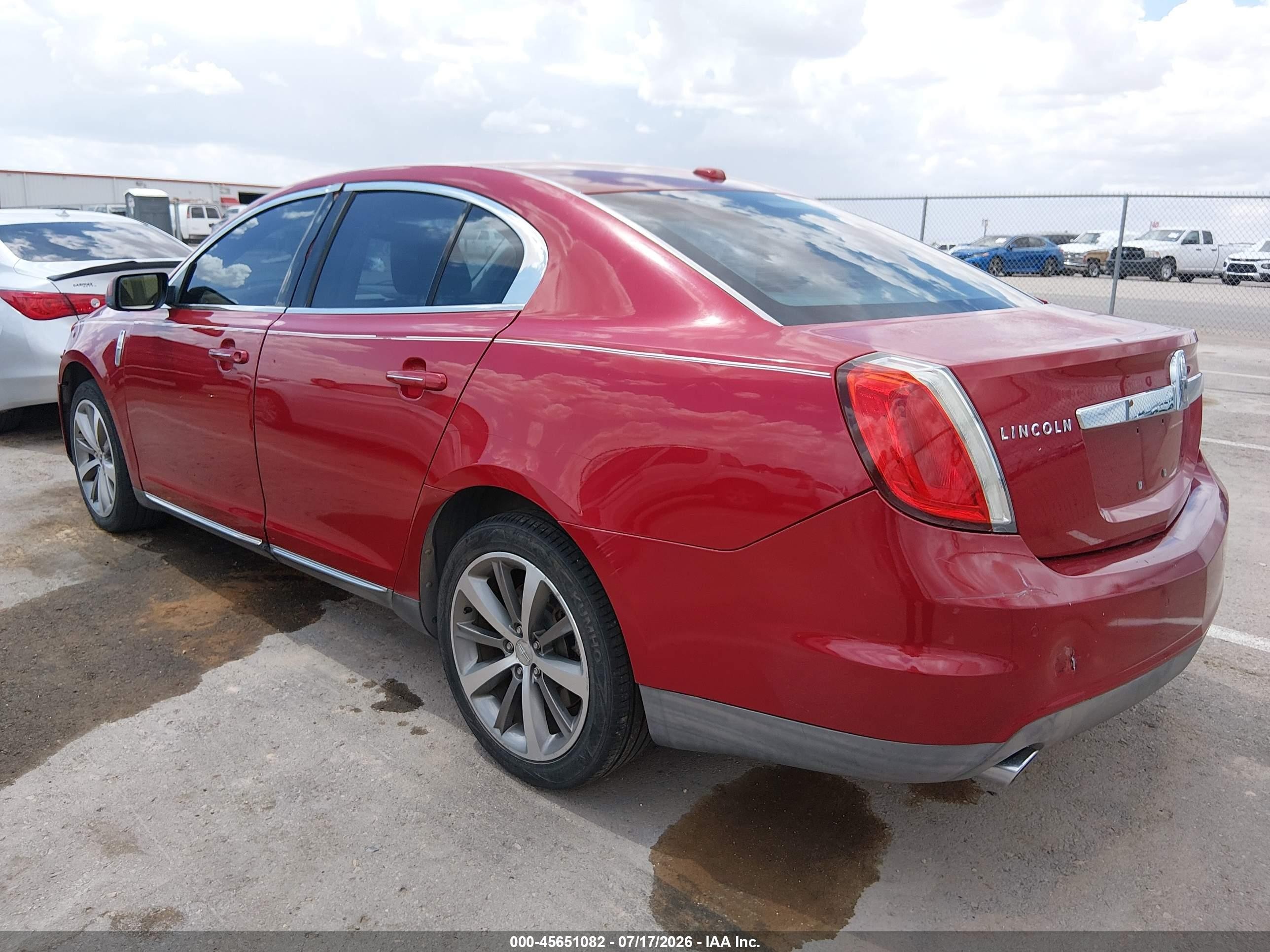 2009 Lincoln Mks   Red vin: 1LNHM93R69G609163