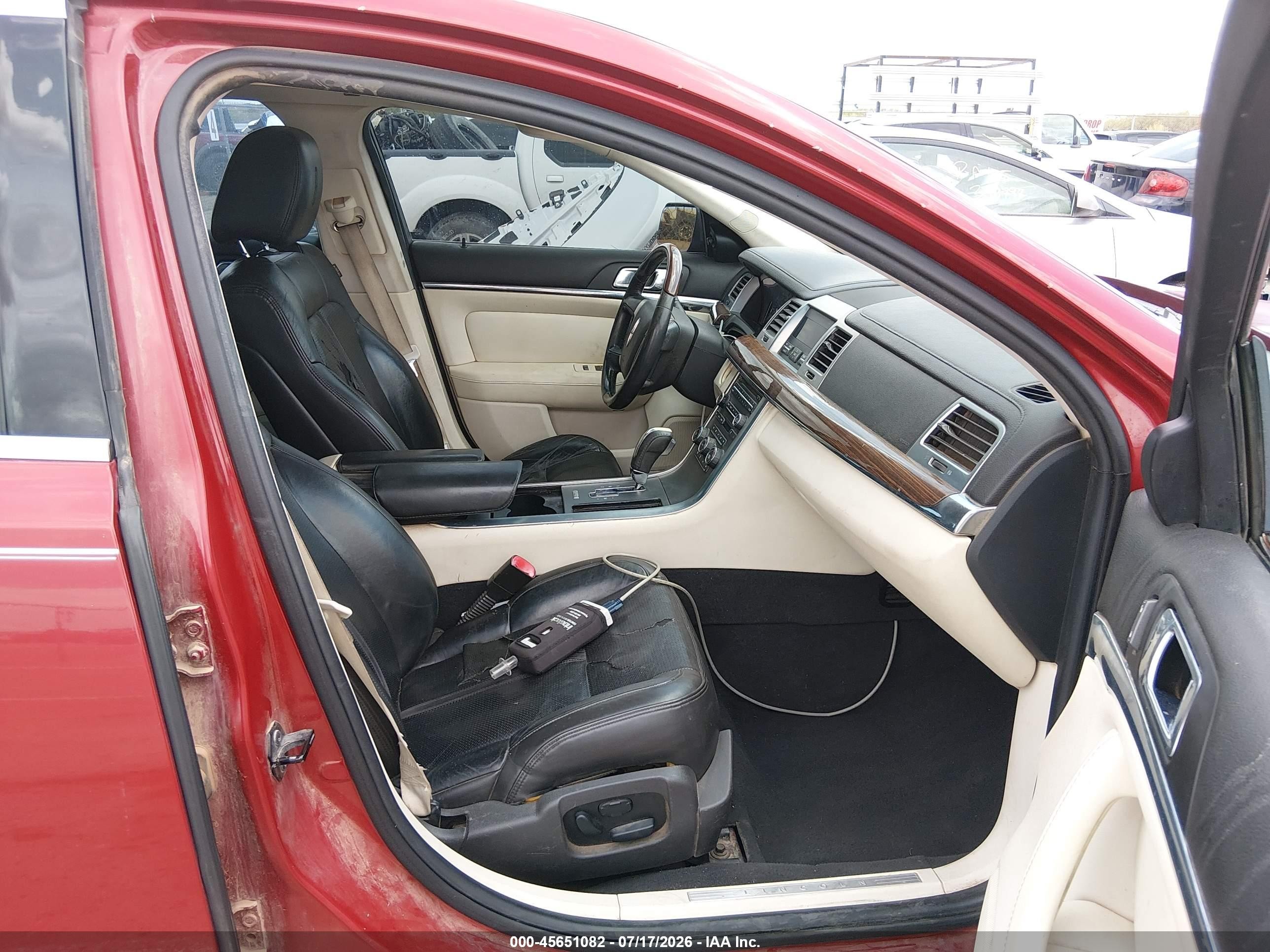 2009 Lincoln Mks   Red vin: 1LNHM93R69G609163