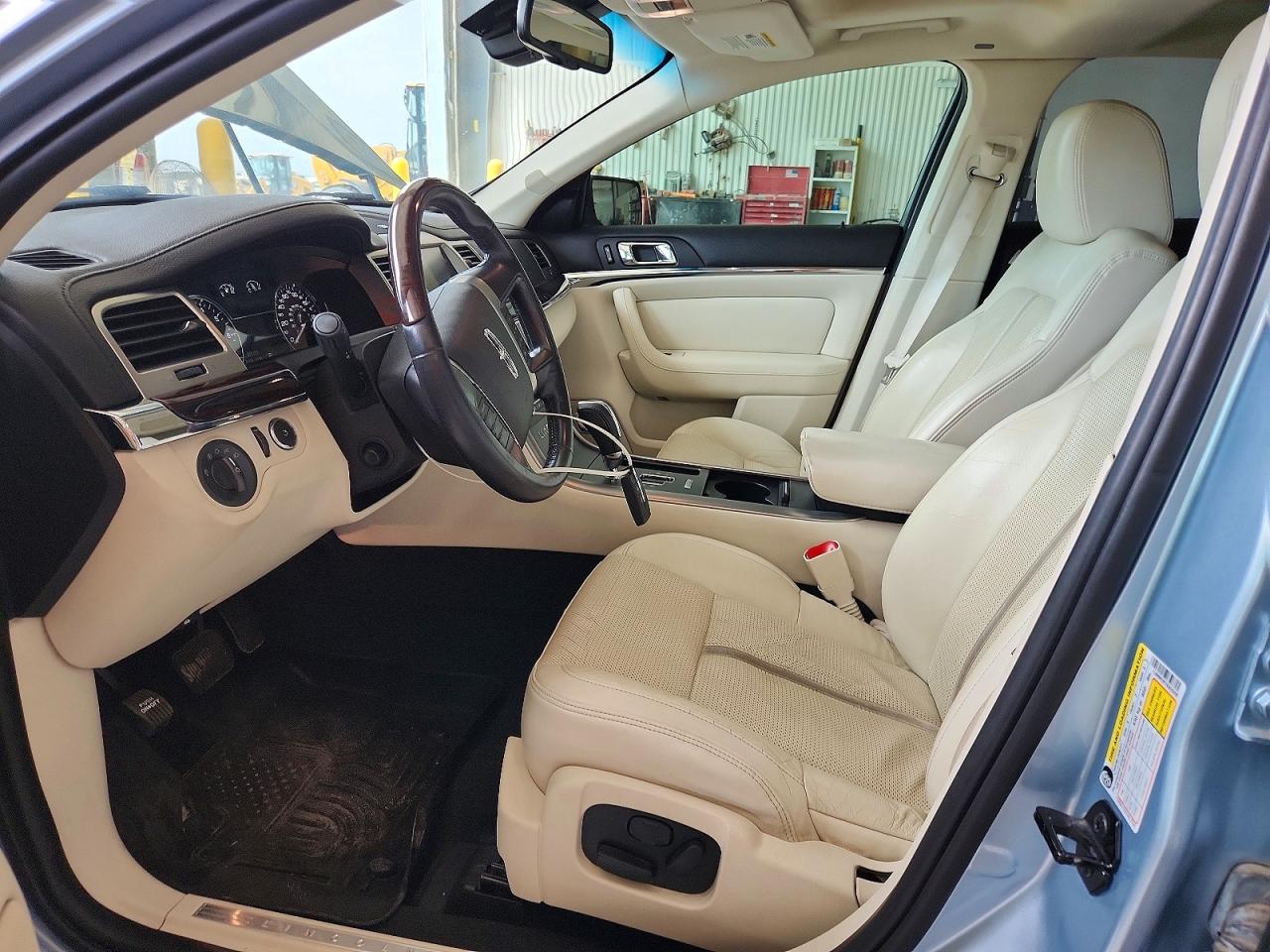 2009 Lincoln Mks Blue vin: 1LNHM93R79G626408