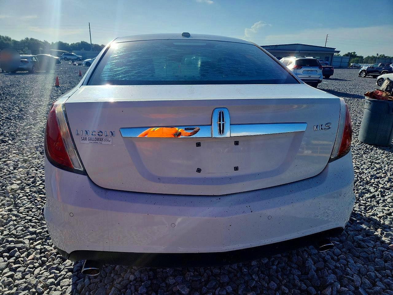 2009 Lincoln Mks Cream vin: 1LNHM93R89G621637