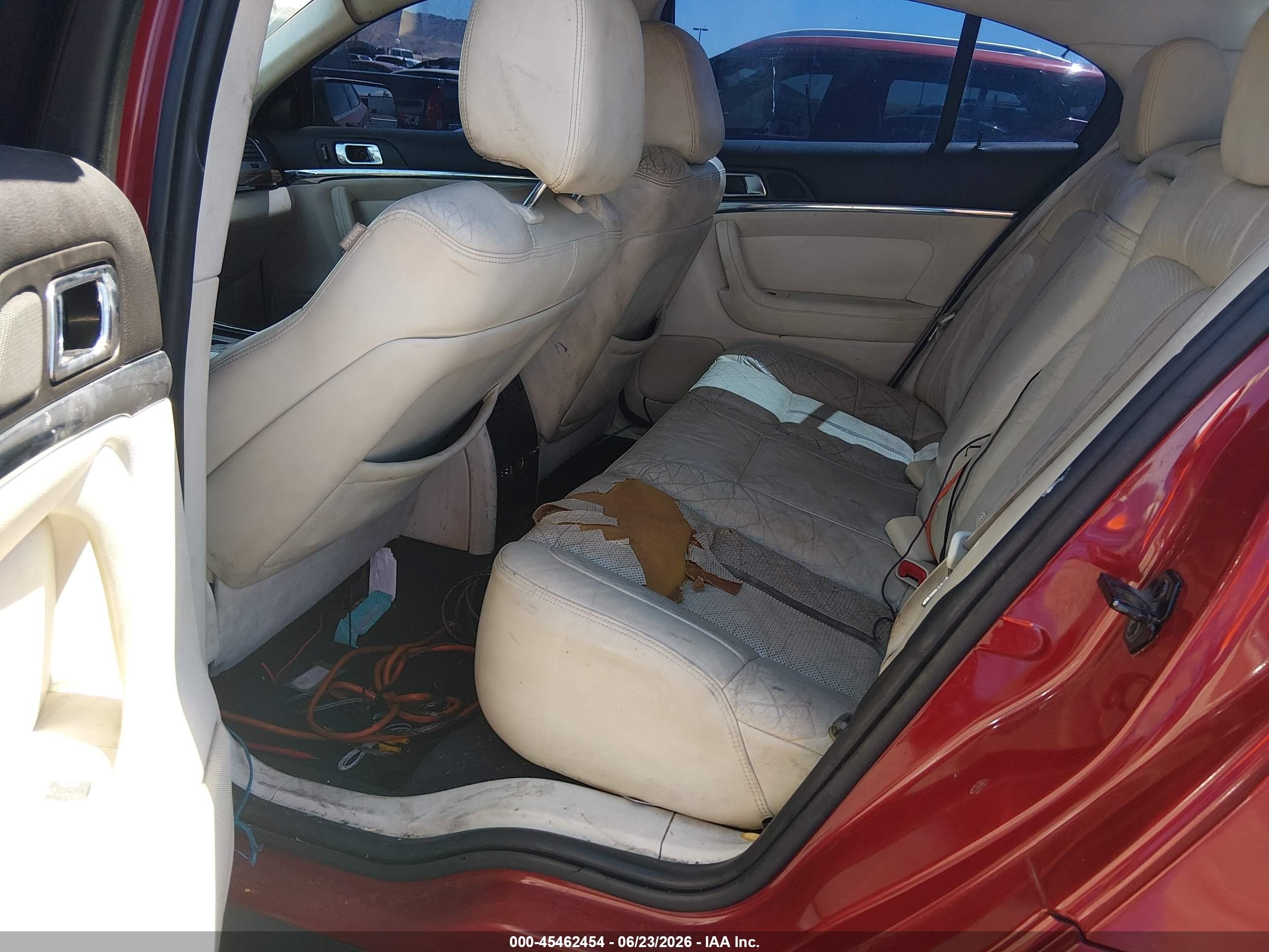 2009 Lincoln Mks   Red vin: 1LNHM93R99G602238