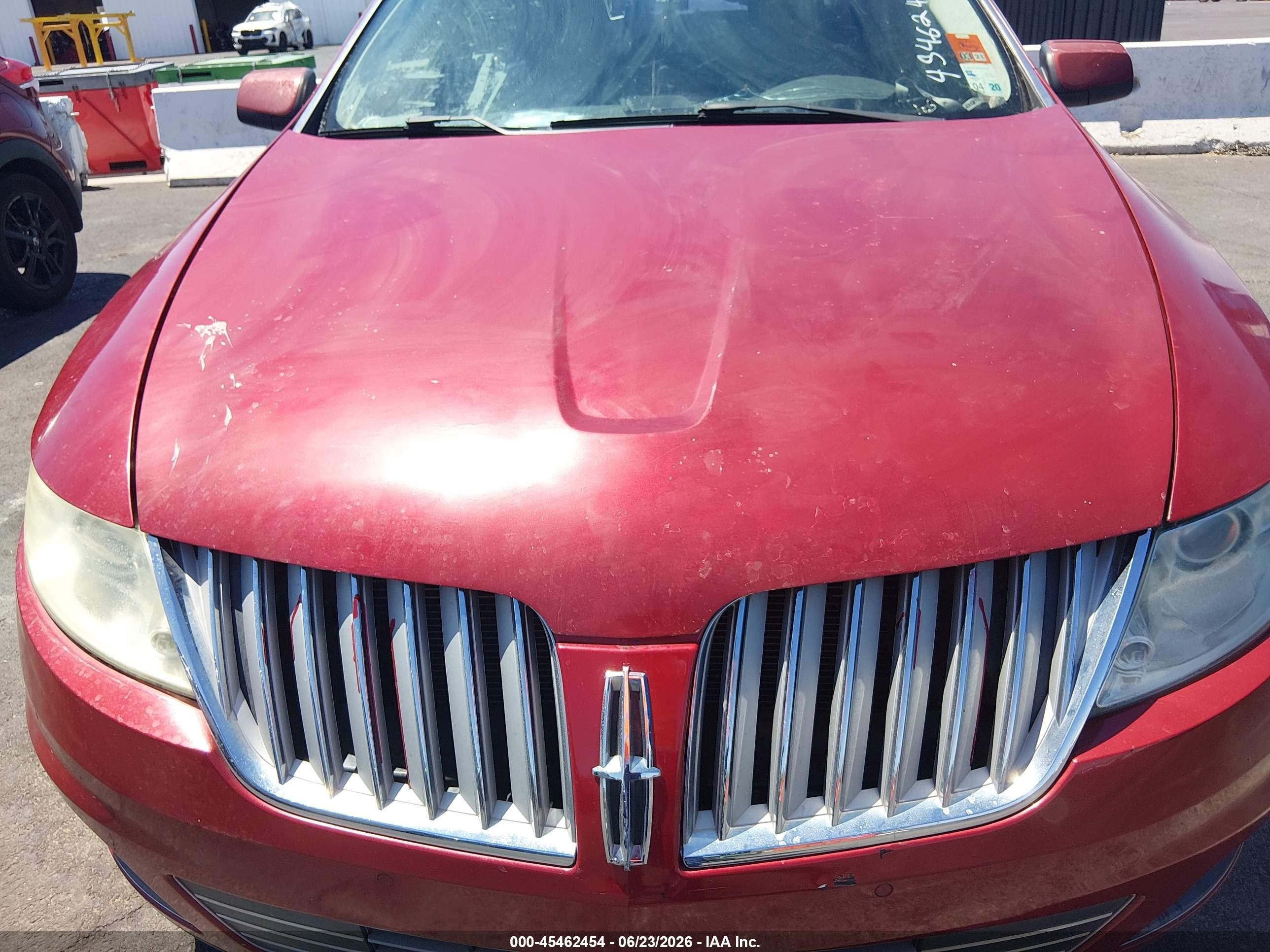 2009 Lincoln Mks   Red vin: 1LNHM93R99G602238