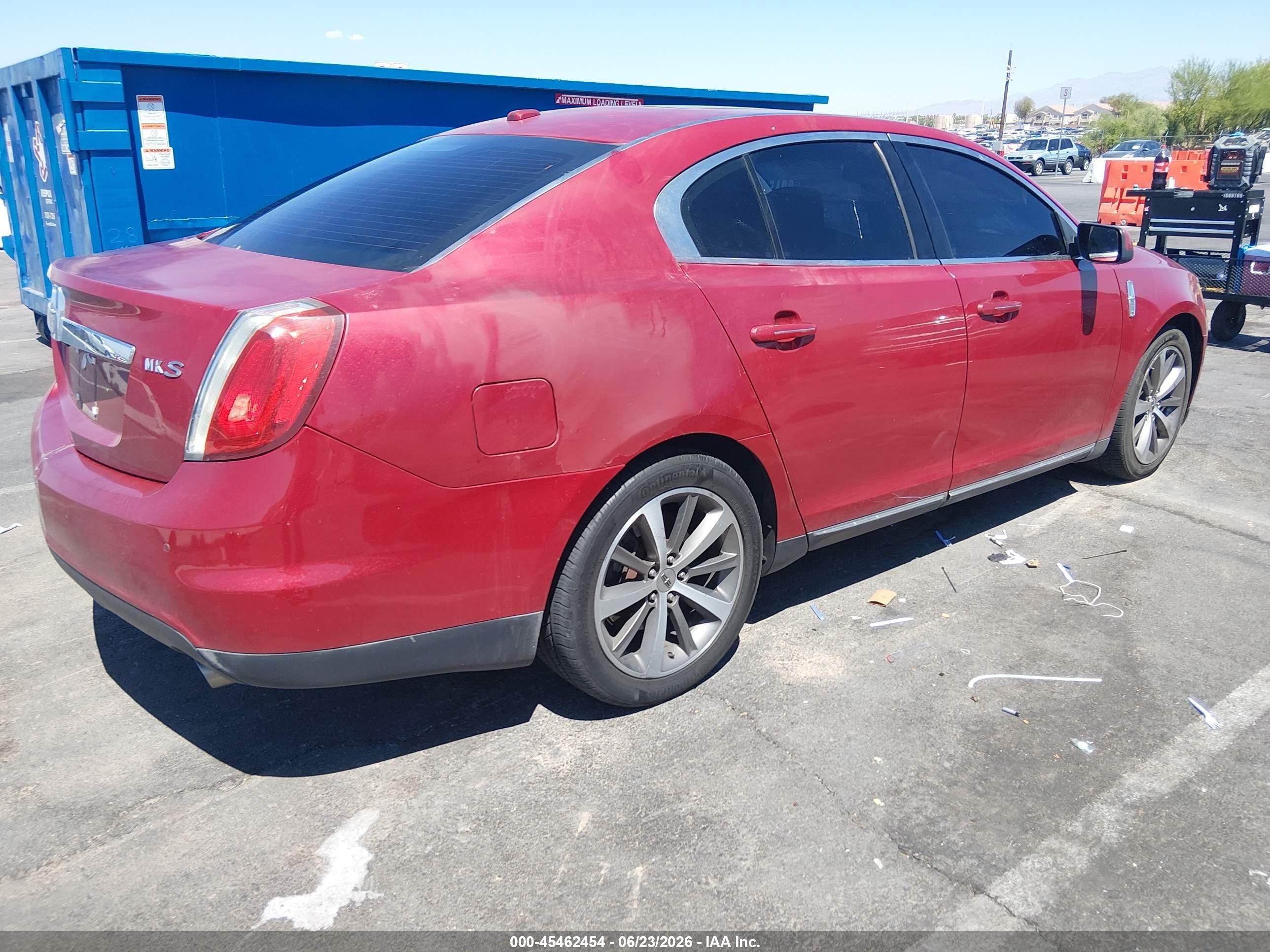 2009 Lincoln Mks   Red vin: 1LNHM93R99G602238