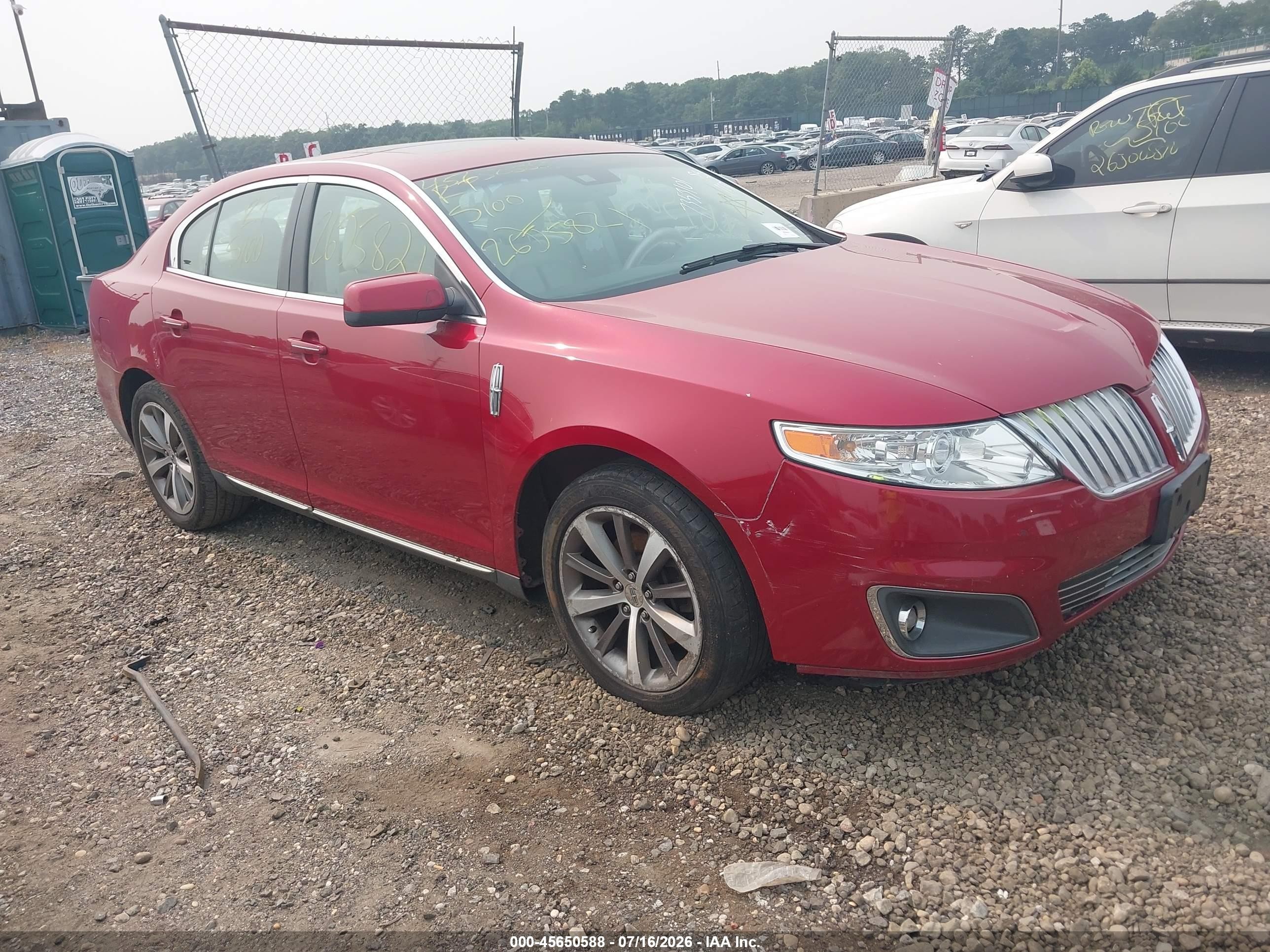 2009 Lincoln Mks   Красный vin: 1LNHM93R99G603504