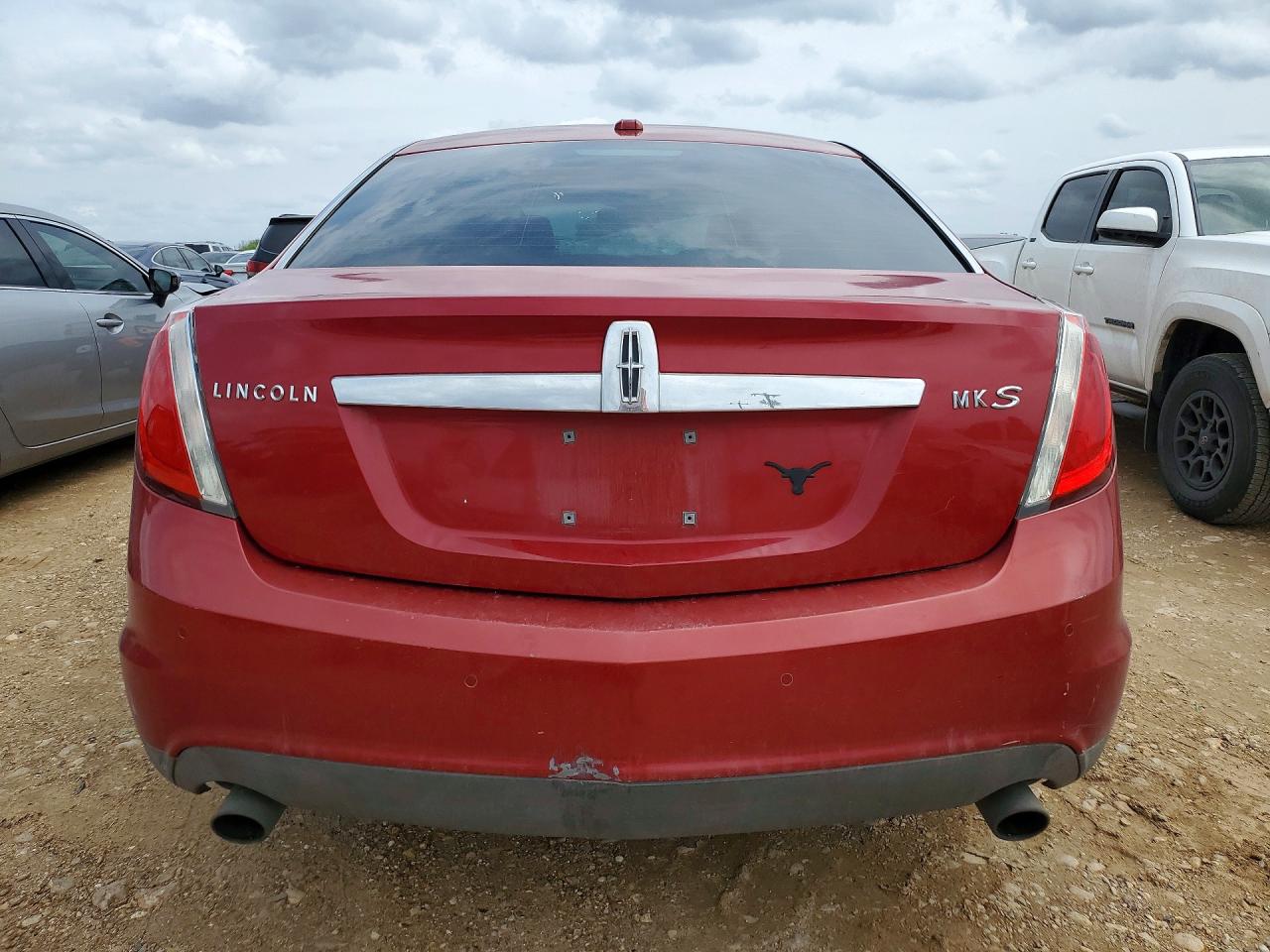 2009 Lincoln Mks Red vin: 1LNHM93RX9G604726