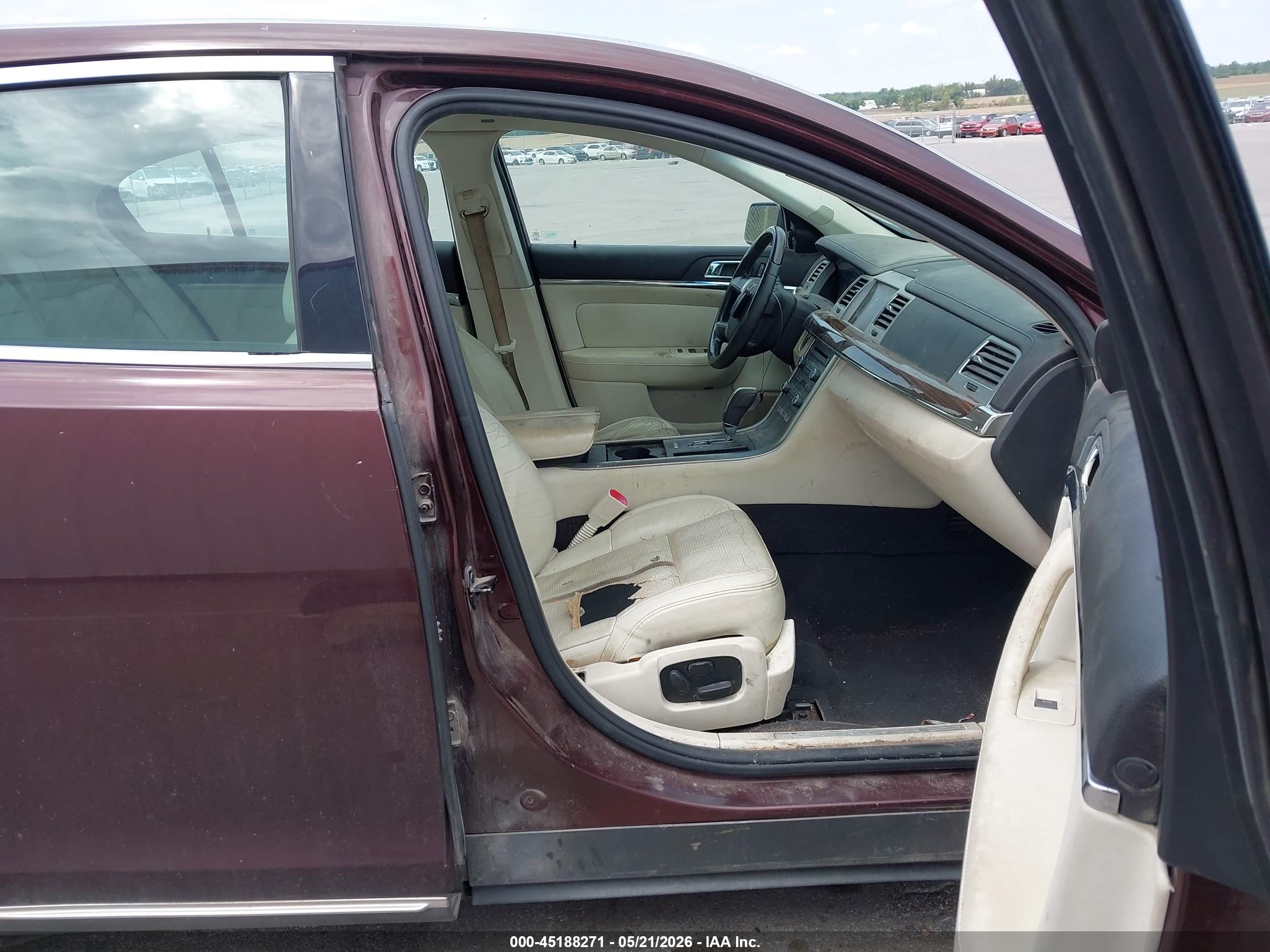 2009 Lincoln Mks   Maroon vin: 1LNHM93RX9G612325