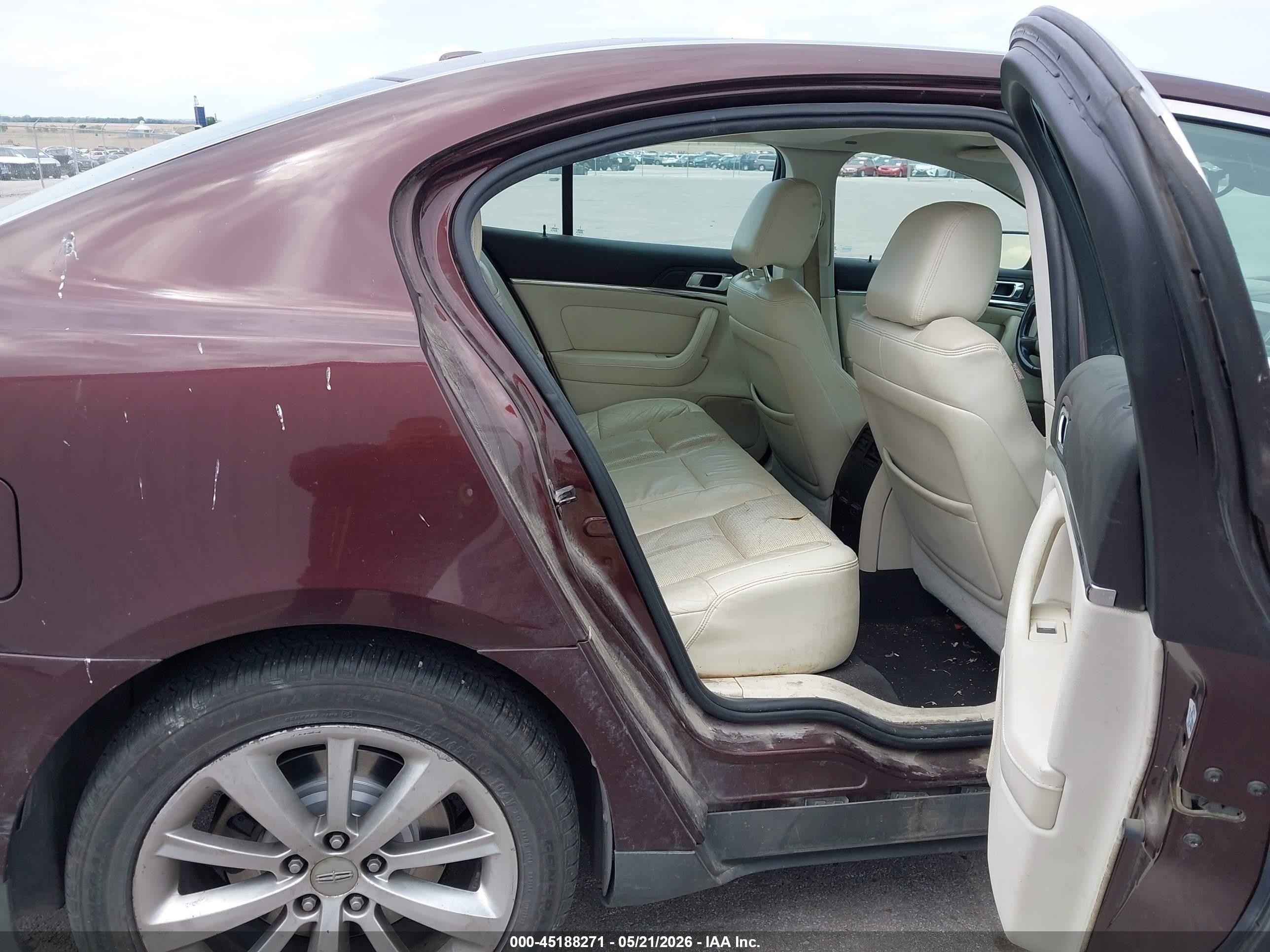 2009 Lincoln Mks   Maroon vin: 1LNHM93RX9G612325