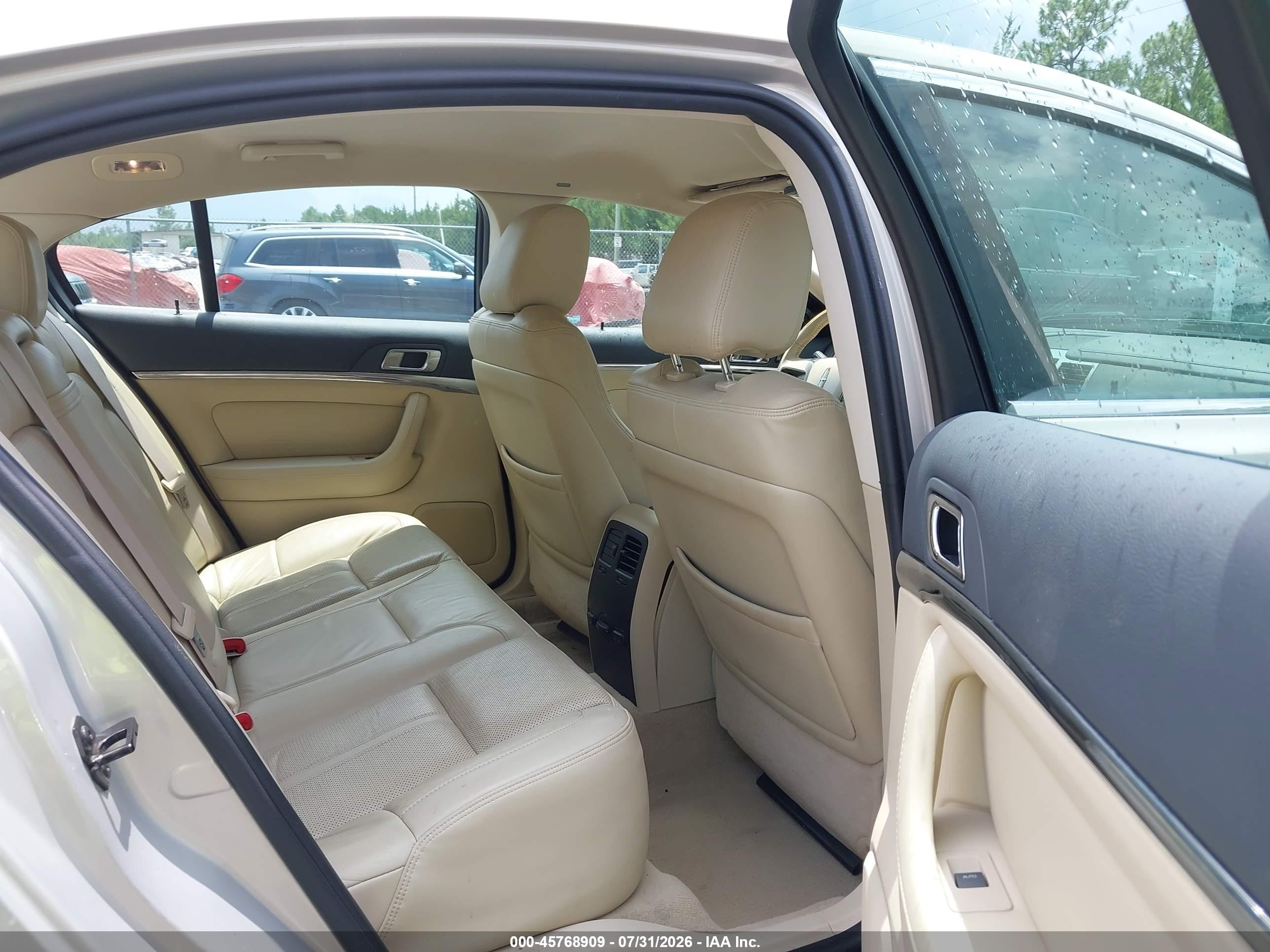 2009 Lincoln Mks   Champagne vin: 1LNHM93RX9G619307
