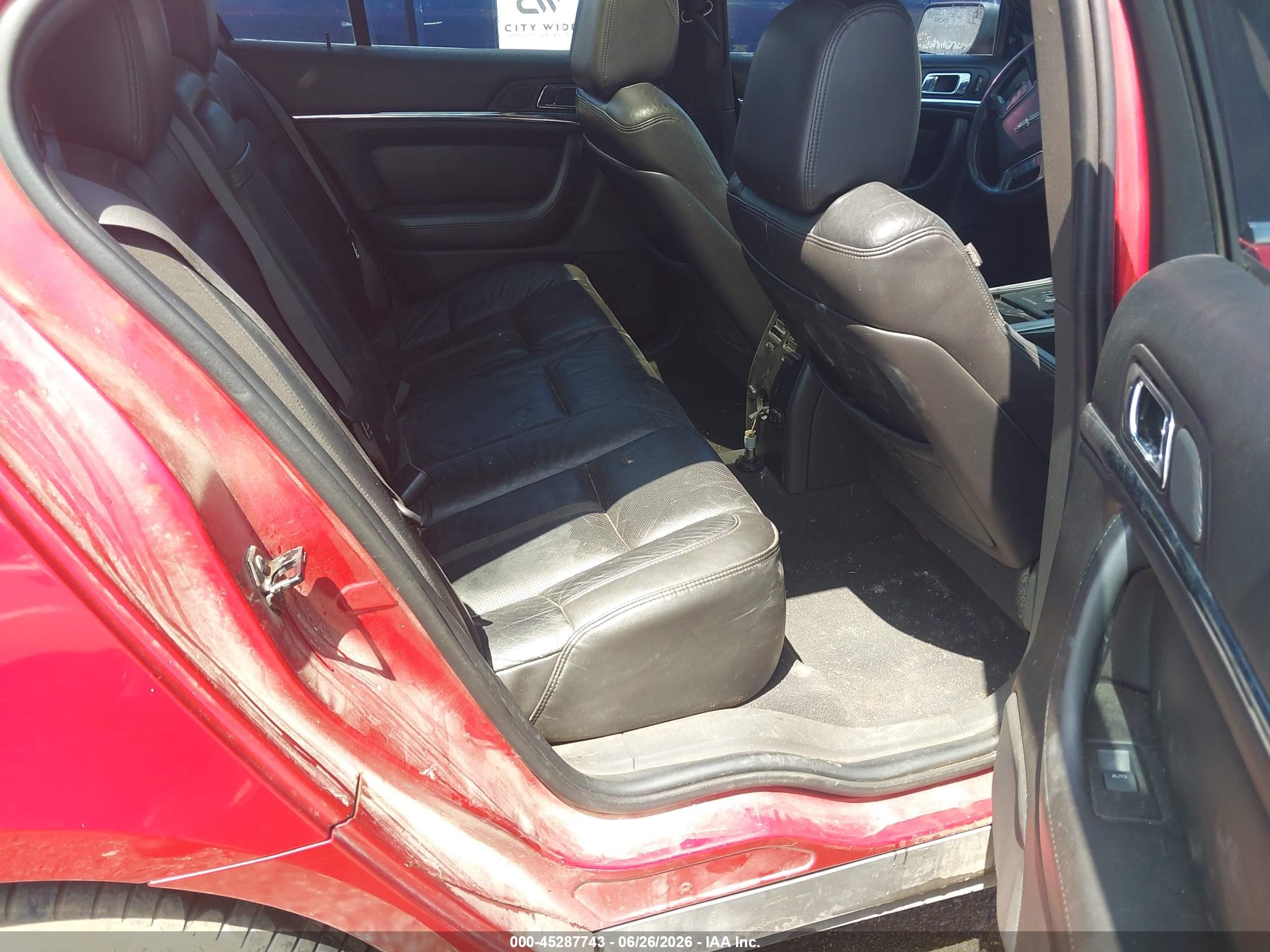 2009 Lincoln Mks   Red vin: 1LNHM94R09G618388