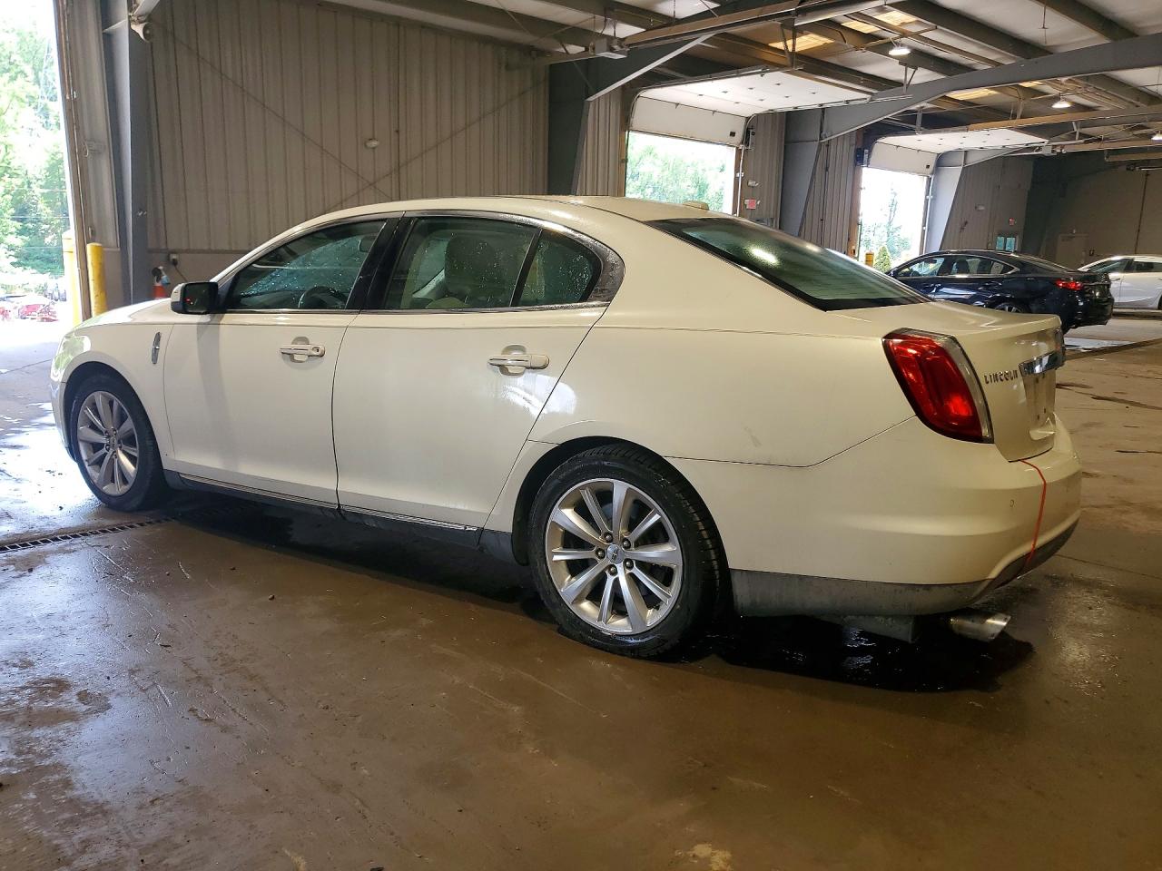 2009 Lincoln Mks White vin: 1LNHM94R19G601776