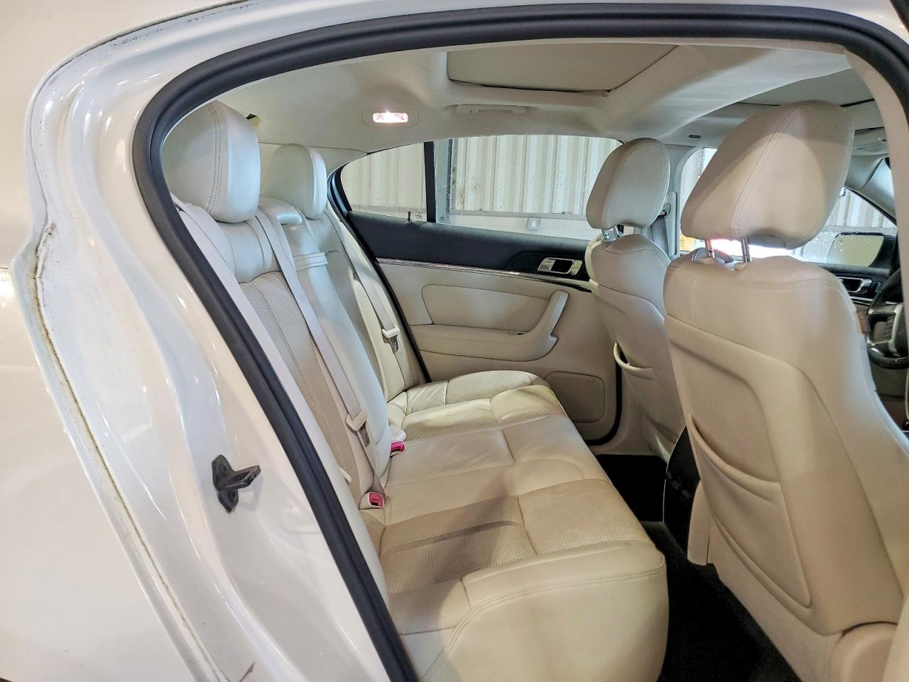 2009 Lincoln Mks White vin: 1LNHM94R19G601776