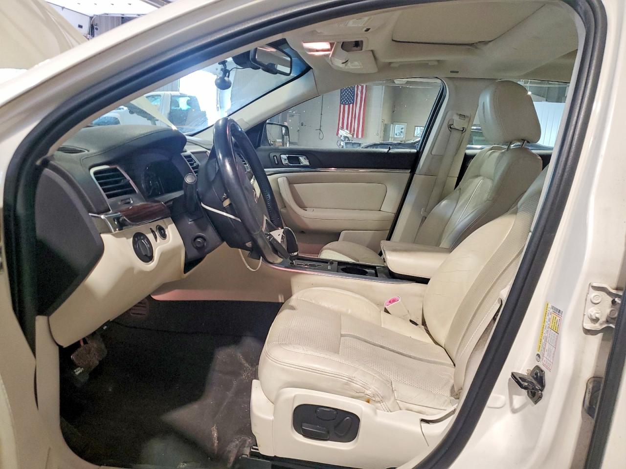 2009 Lincoln Mks White vin: 1LNHM94R19G601776