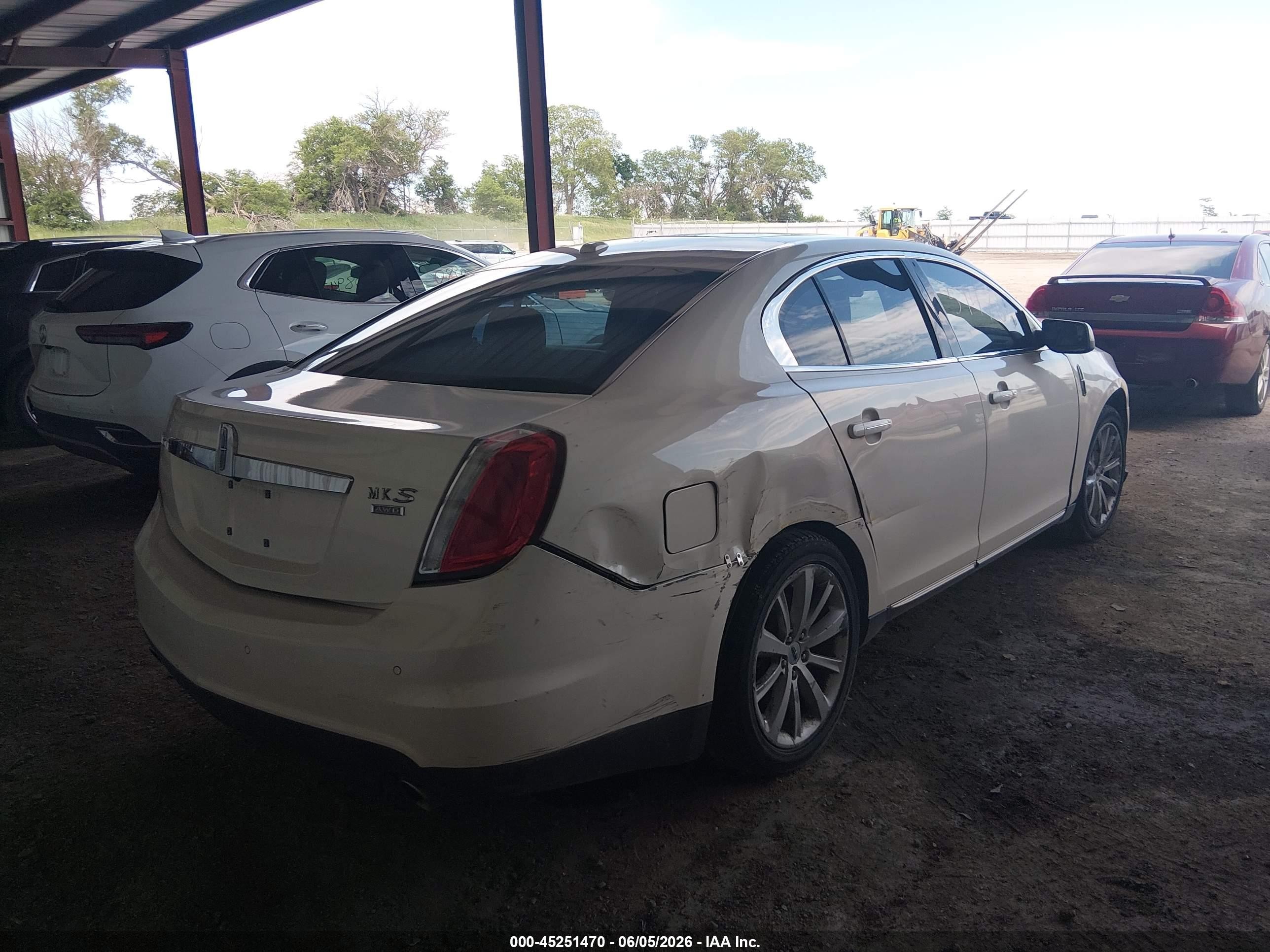 2009 Lincoln Mks   White vin: 1LNHM94R19G624703