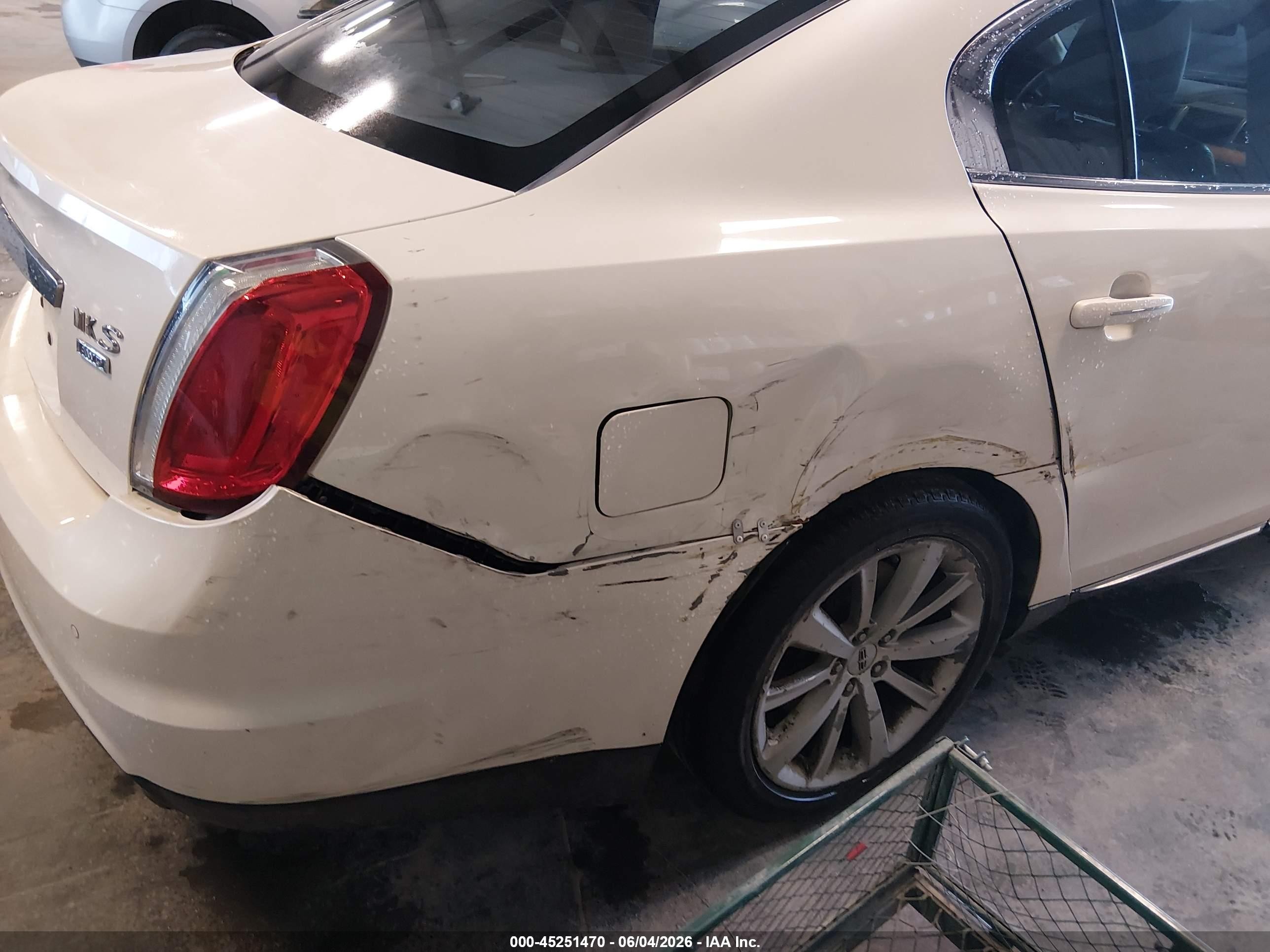 2009 Lincoln Mks   White vin: 1LNHM94R19G624703